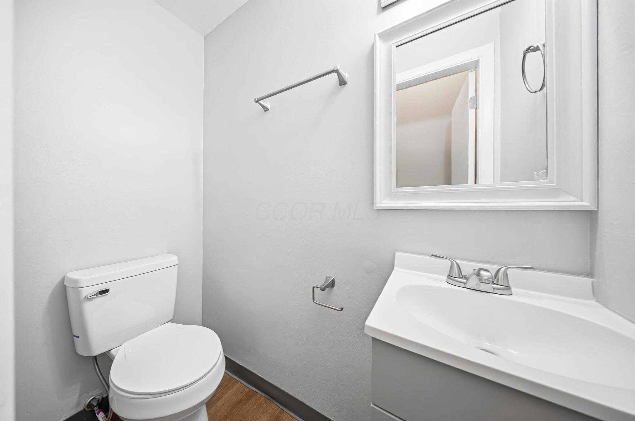 226017433 Property Photo 21