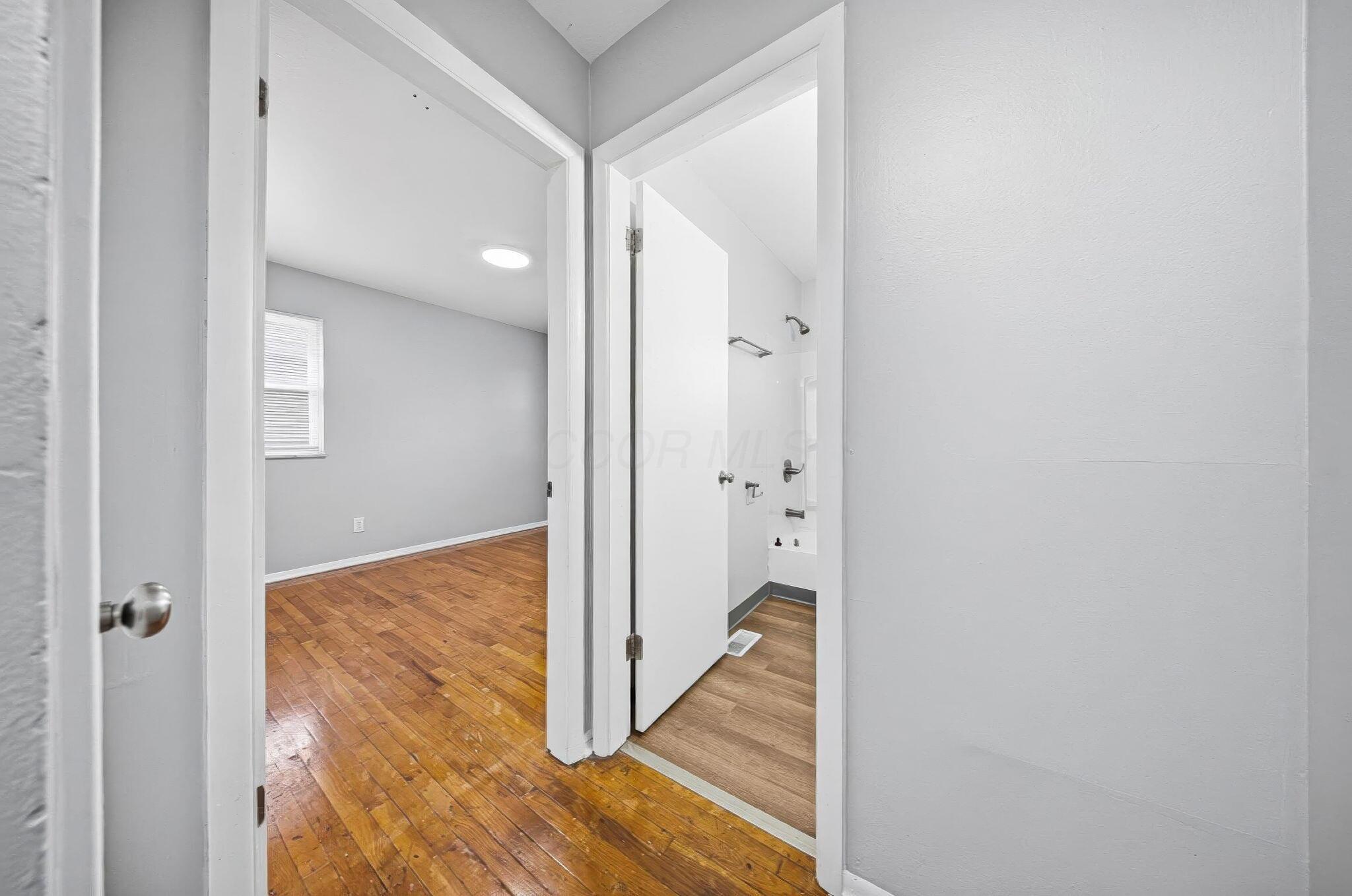 226017433 Property Photo 23