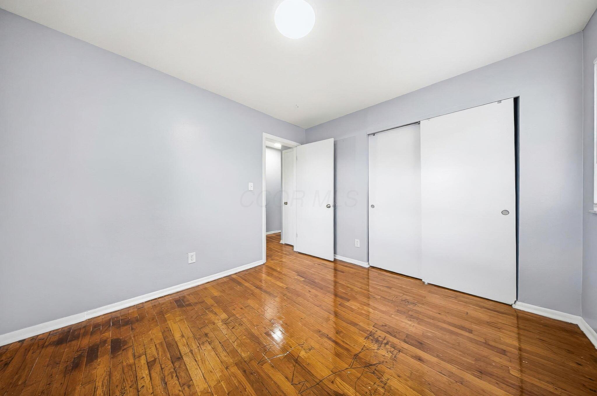 226017433 Property Photo 27