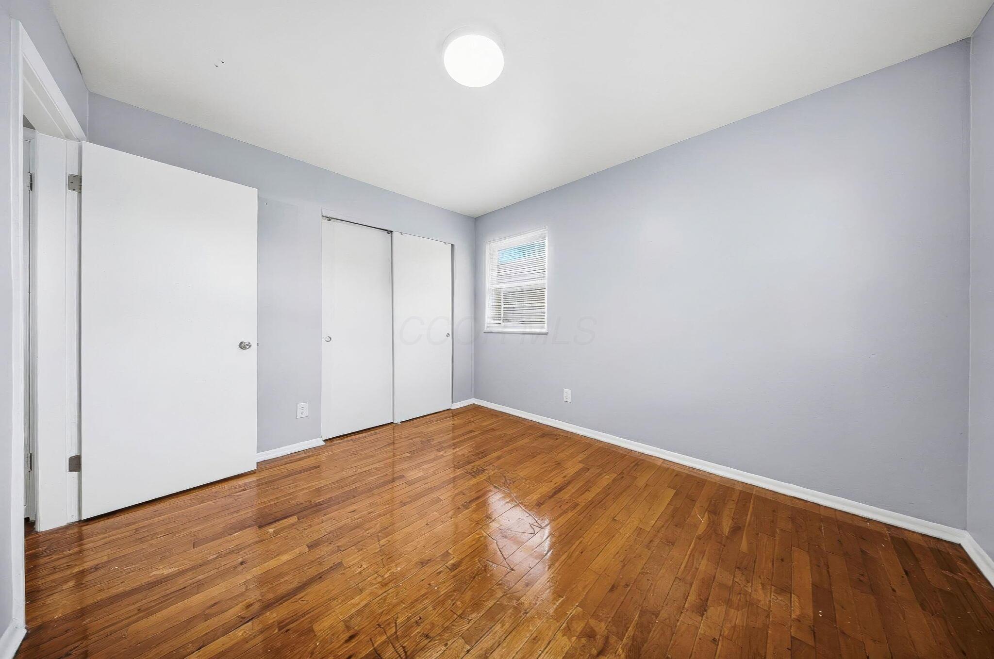 226017433 Property Photo 28