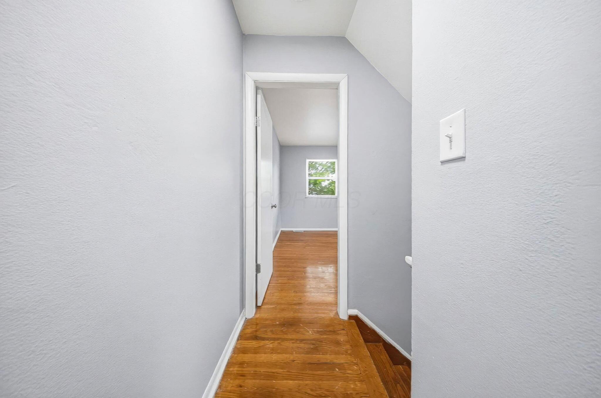 226017433 Property Photo 29
