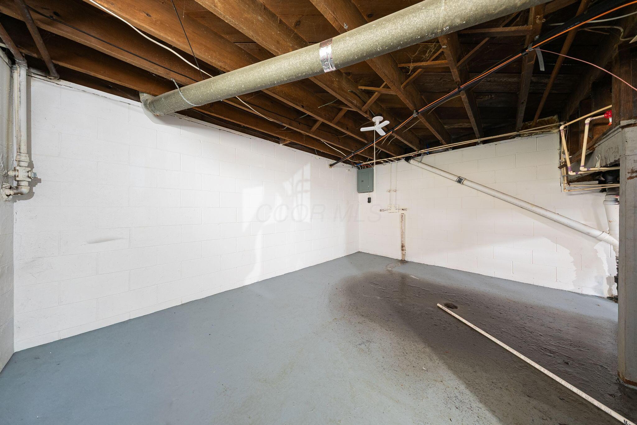 226017433 Property Photo 36