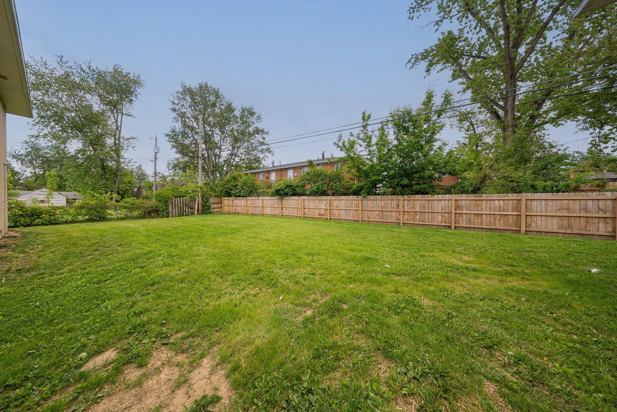 226017433 Property Photo 43