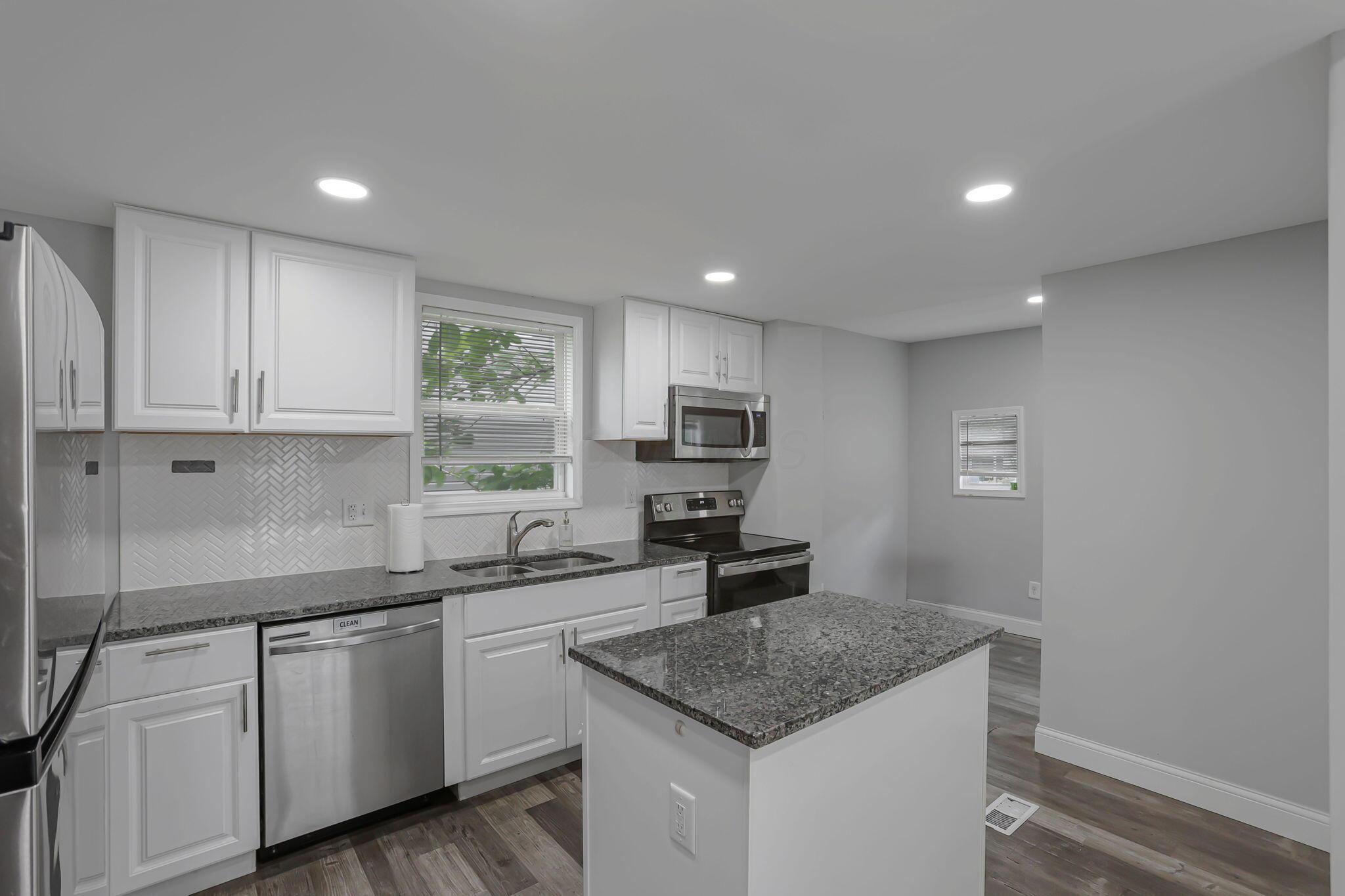 935 Ellsworth Avenue Property Photo 9