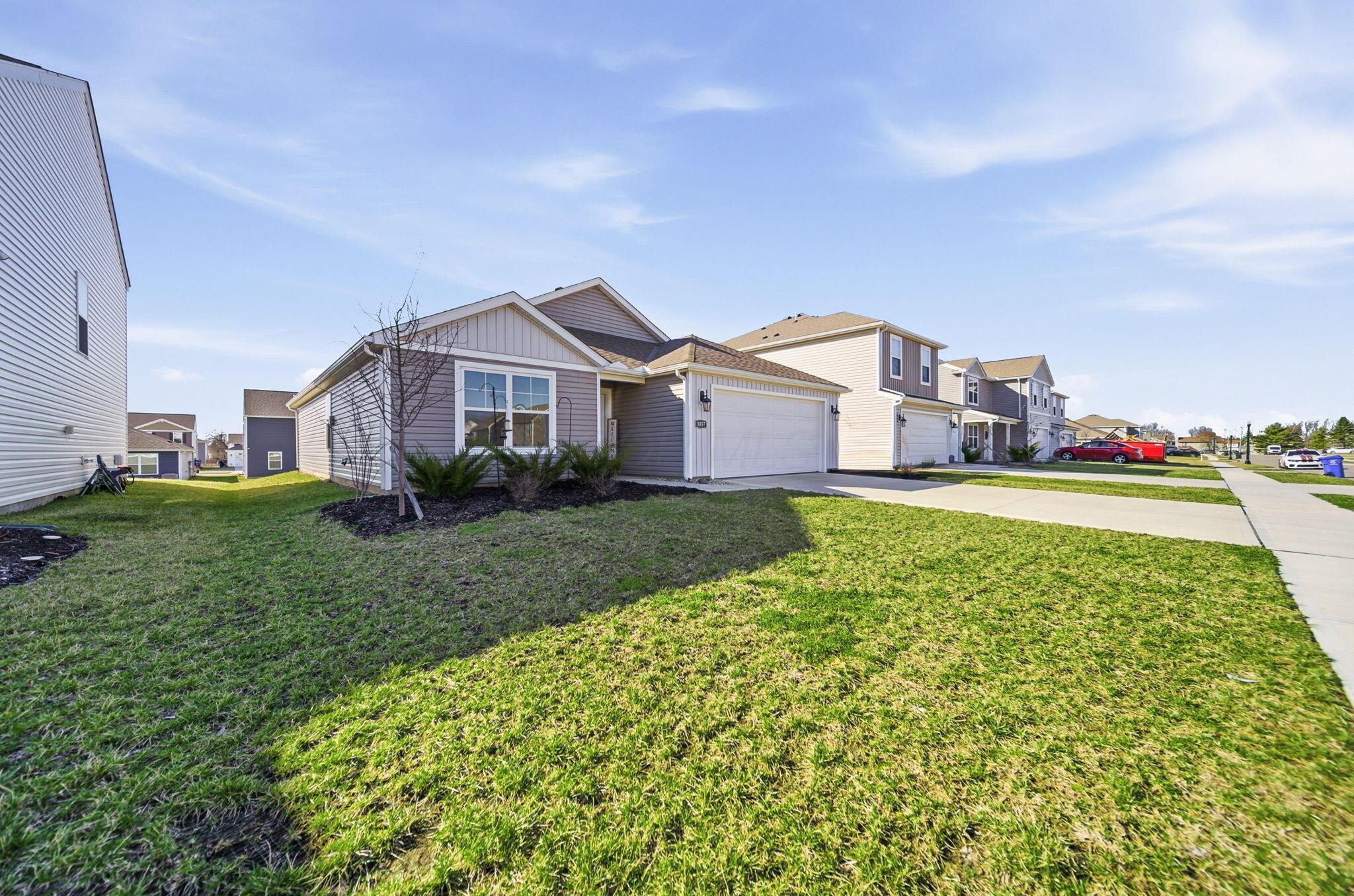 3057 Lamptonridge Drive Property Photo 2
