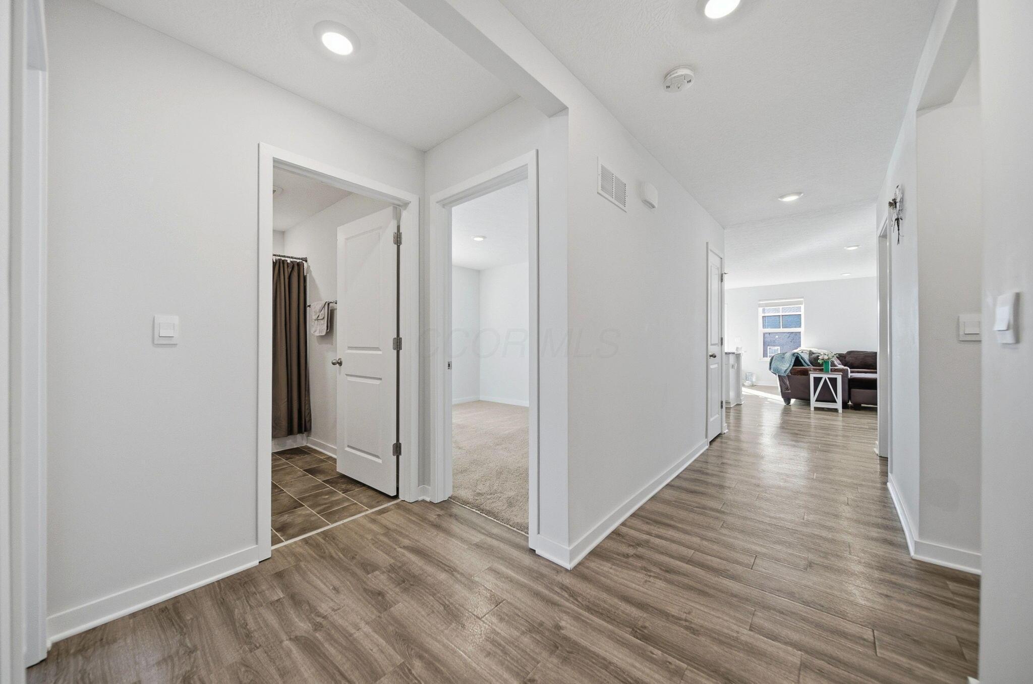 3057 Lamptonridge Drive Property Photo 4