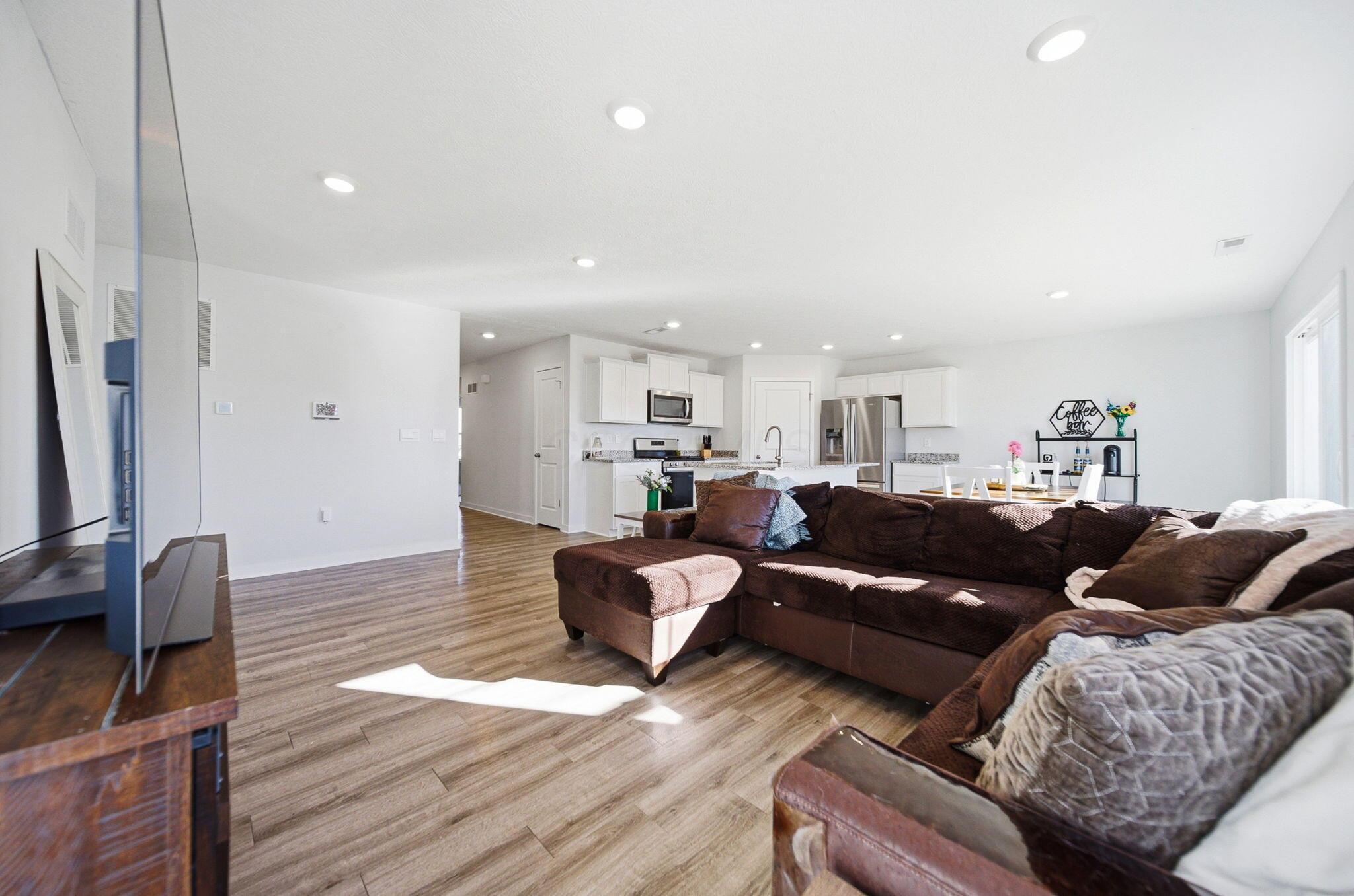 3057 Lamptonridge Drive Property Photo 8
