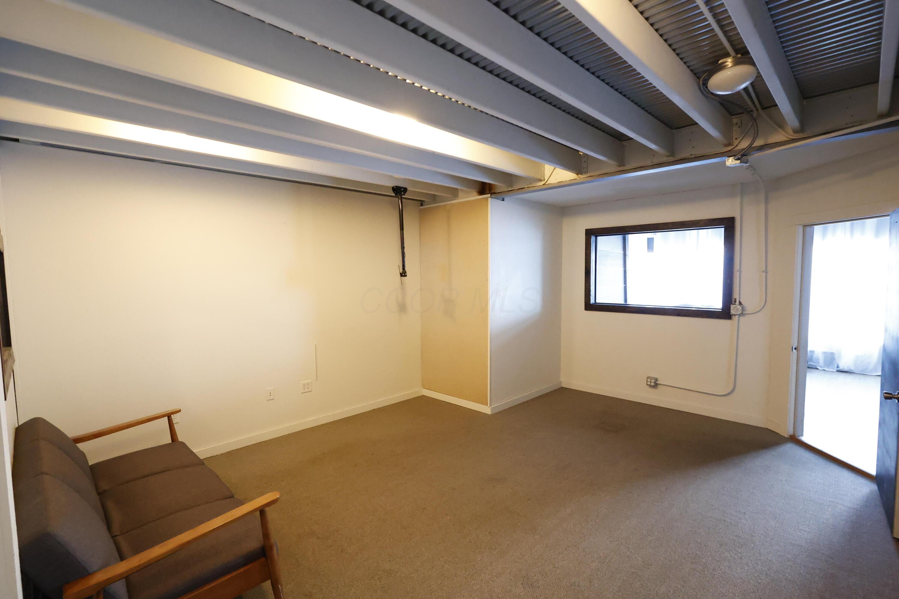 441 E Mound Street Property Photo 8
