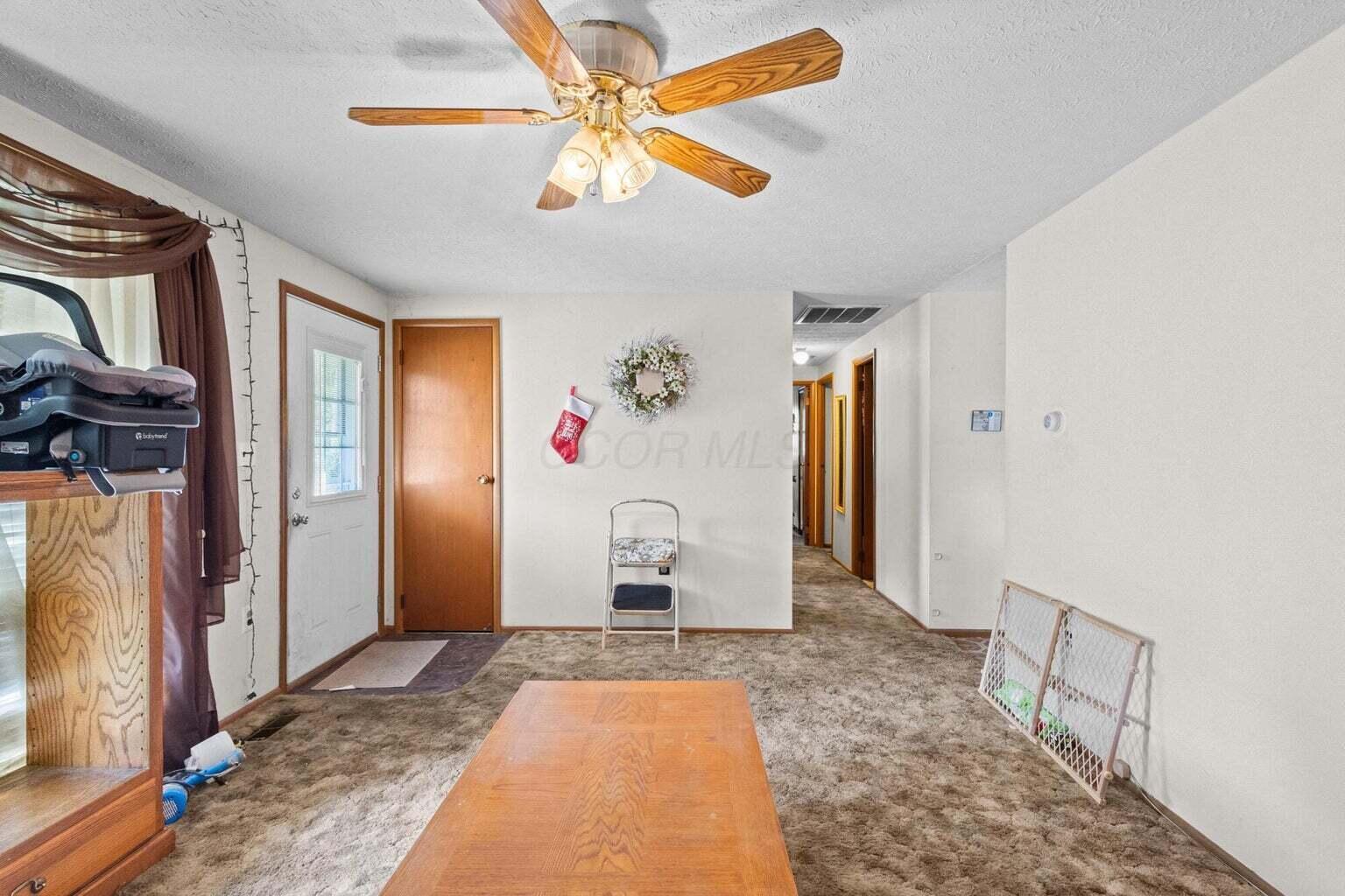 834 Vancouver Drive Property Photo 3