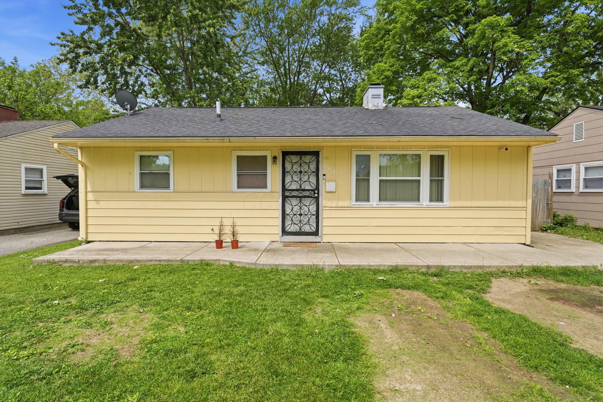 1057 S Hampton Road Property Photo 1
