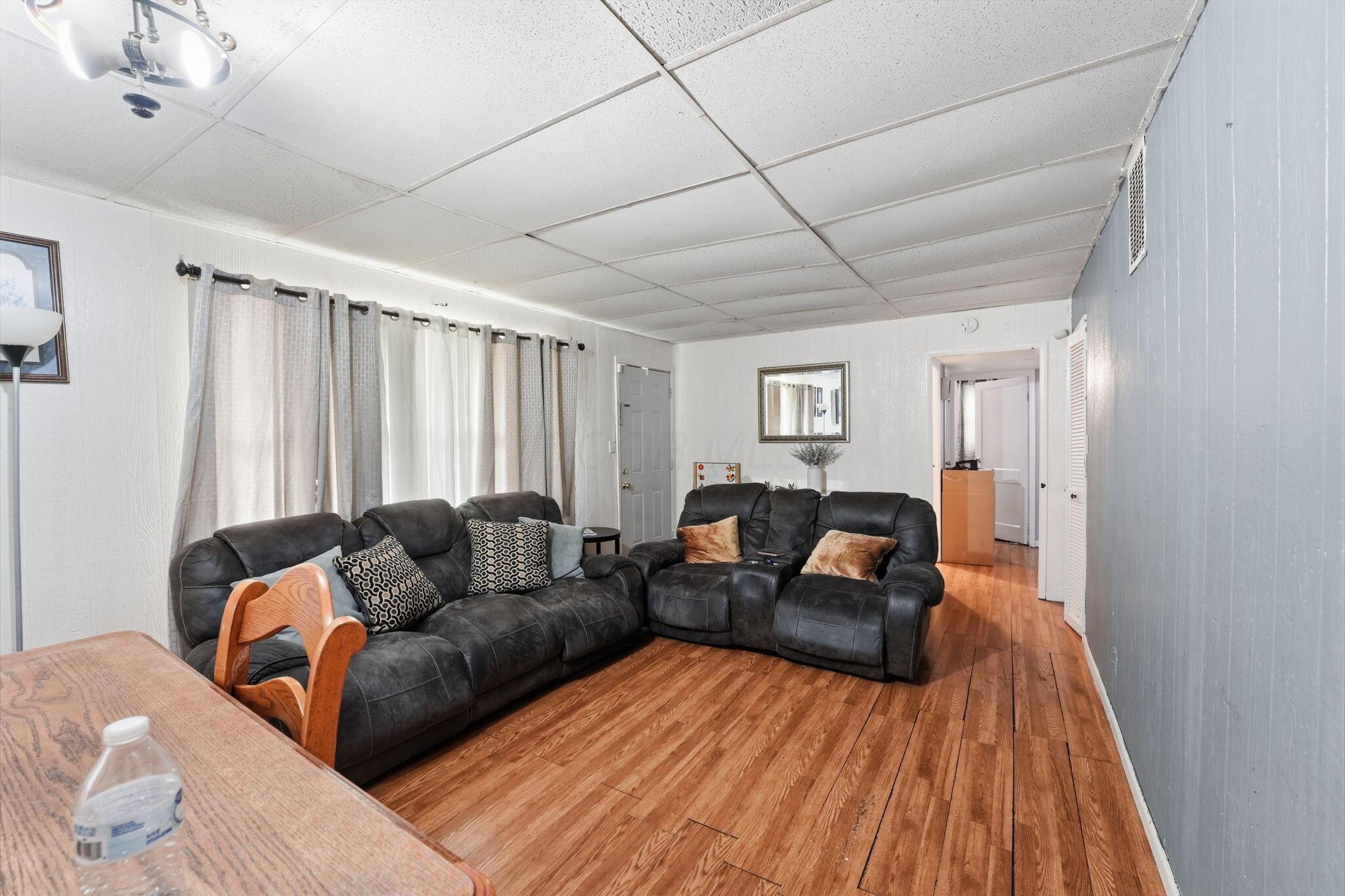 1057 S Hampton Road Property Photo 4