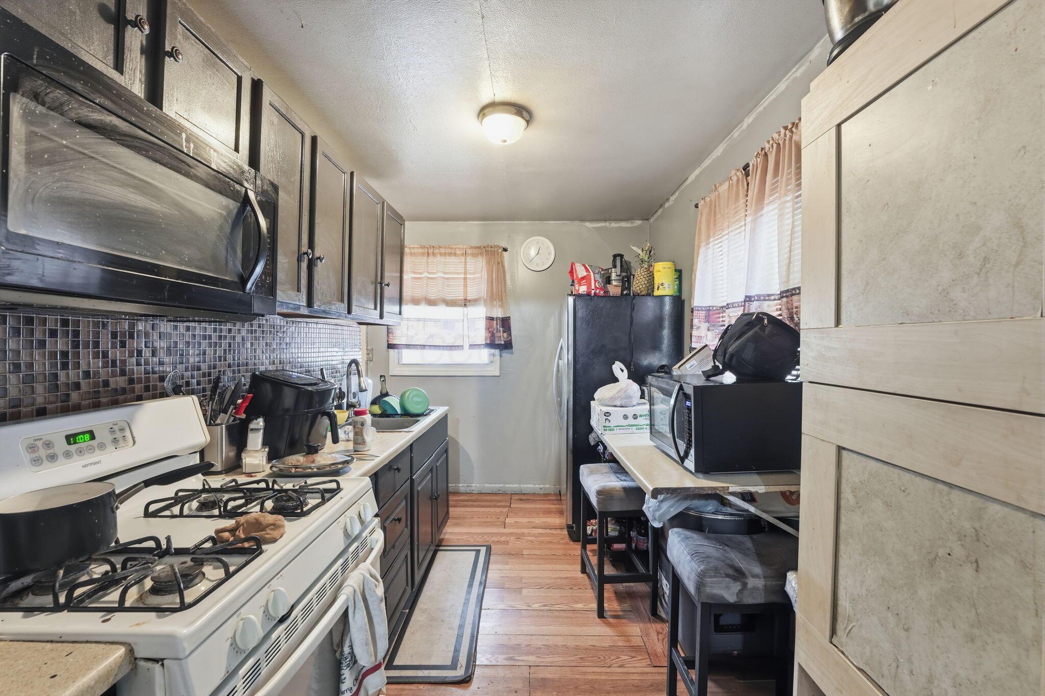 1057 S Hampton Road Property Photo 7