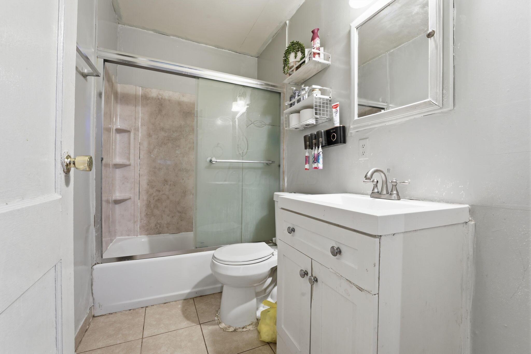 1057 S Hampton Road Property Photo 8