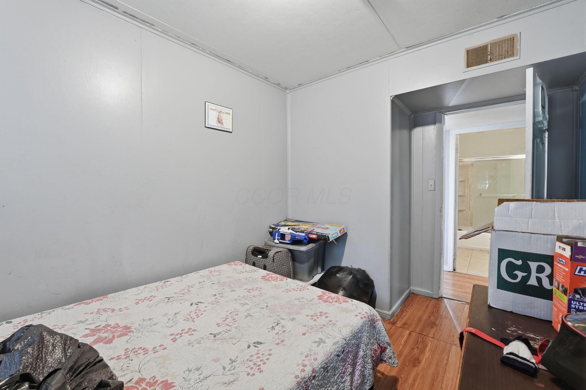 1057 S Hampton Road Property Photo 9