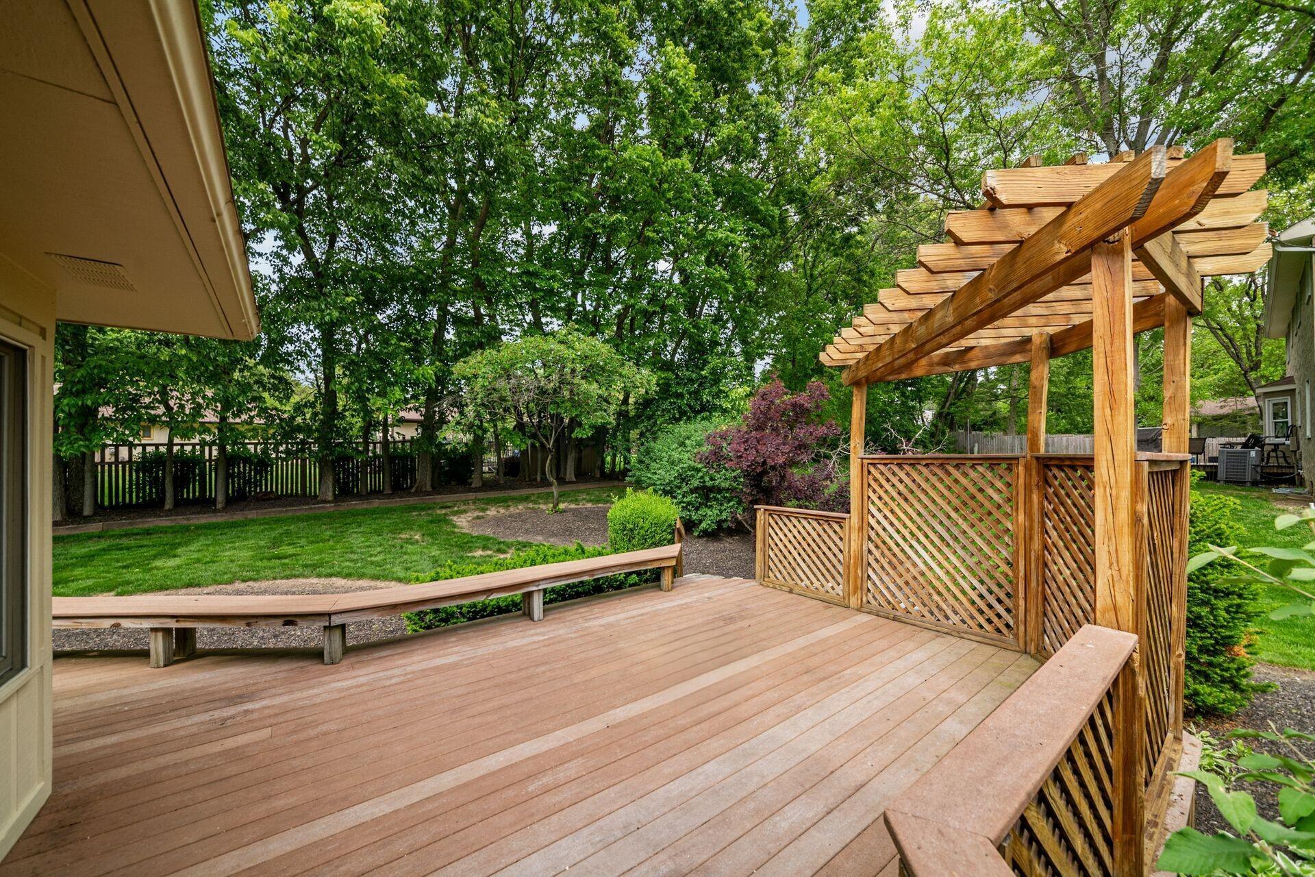 98 Walcreek Drive W Property Photo 14