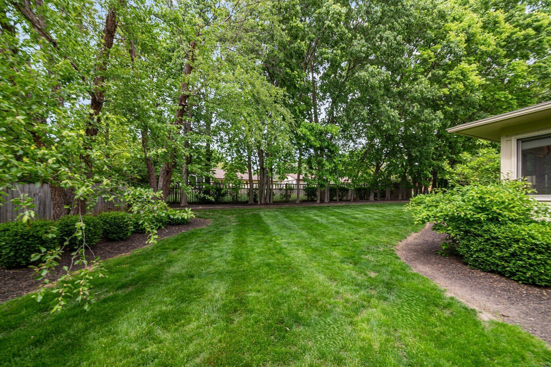 98 Walcreek Drive W Property Photo 17