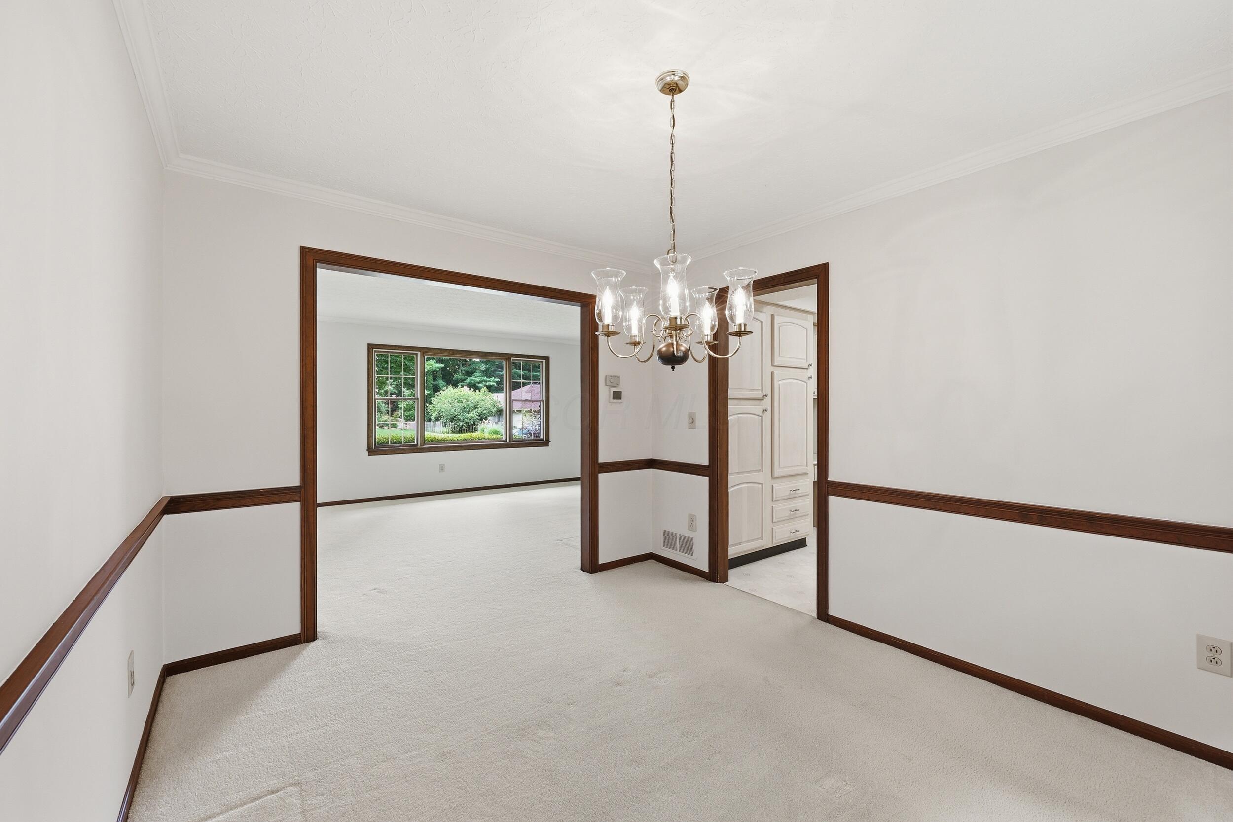 98 Walcreek Drive W Property Photo 25