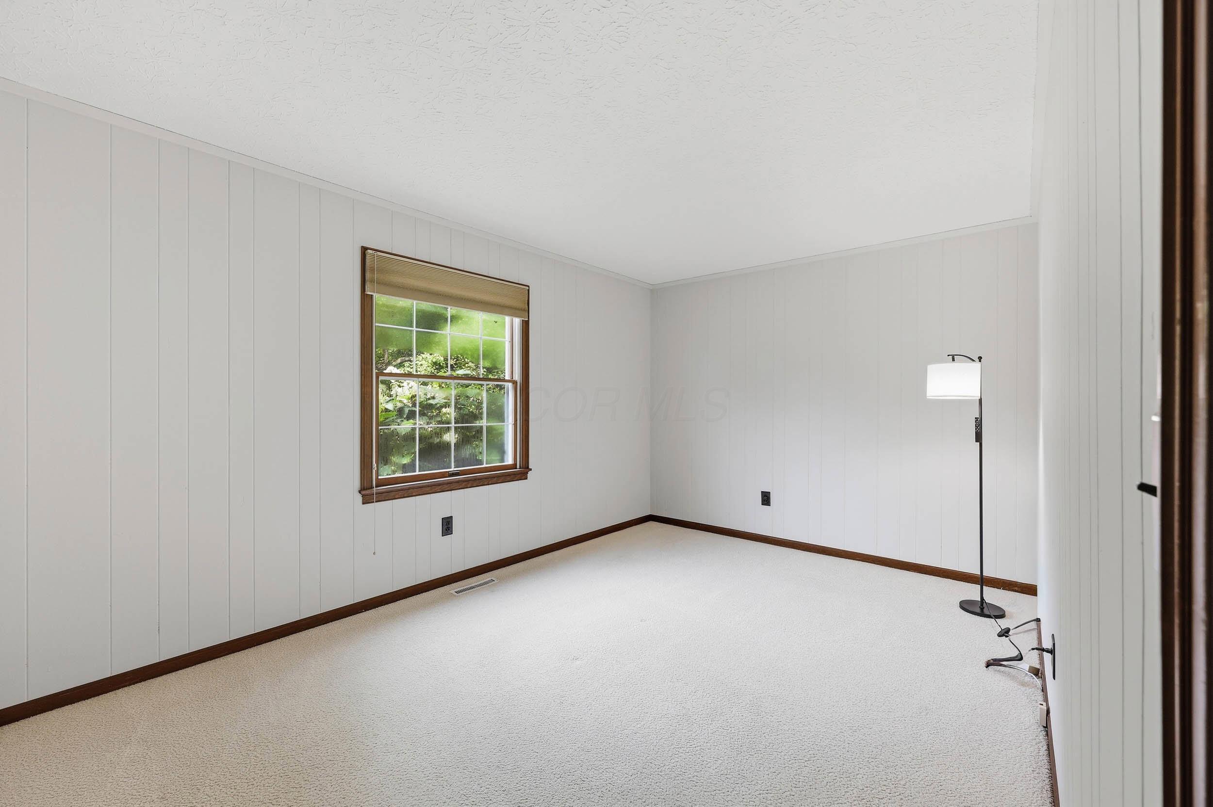 98 Walcreek Drive W Property Photo 31