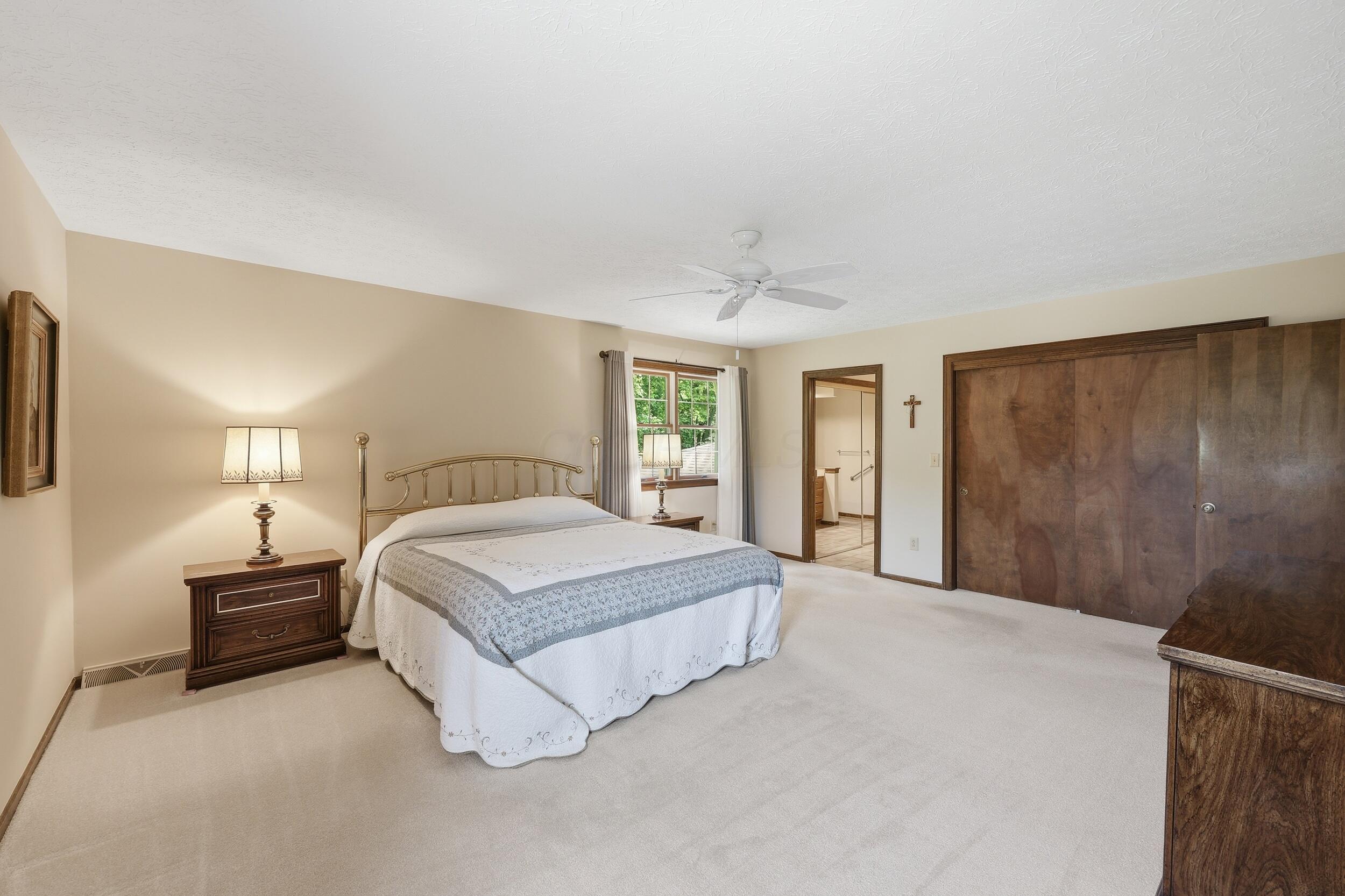 98 Walcreek Drive W Property Photo 34
