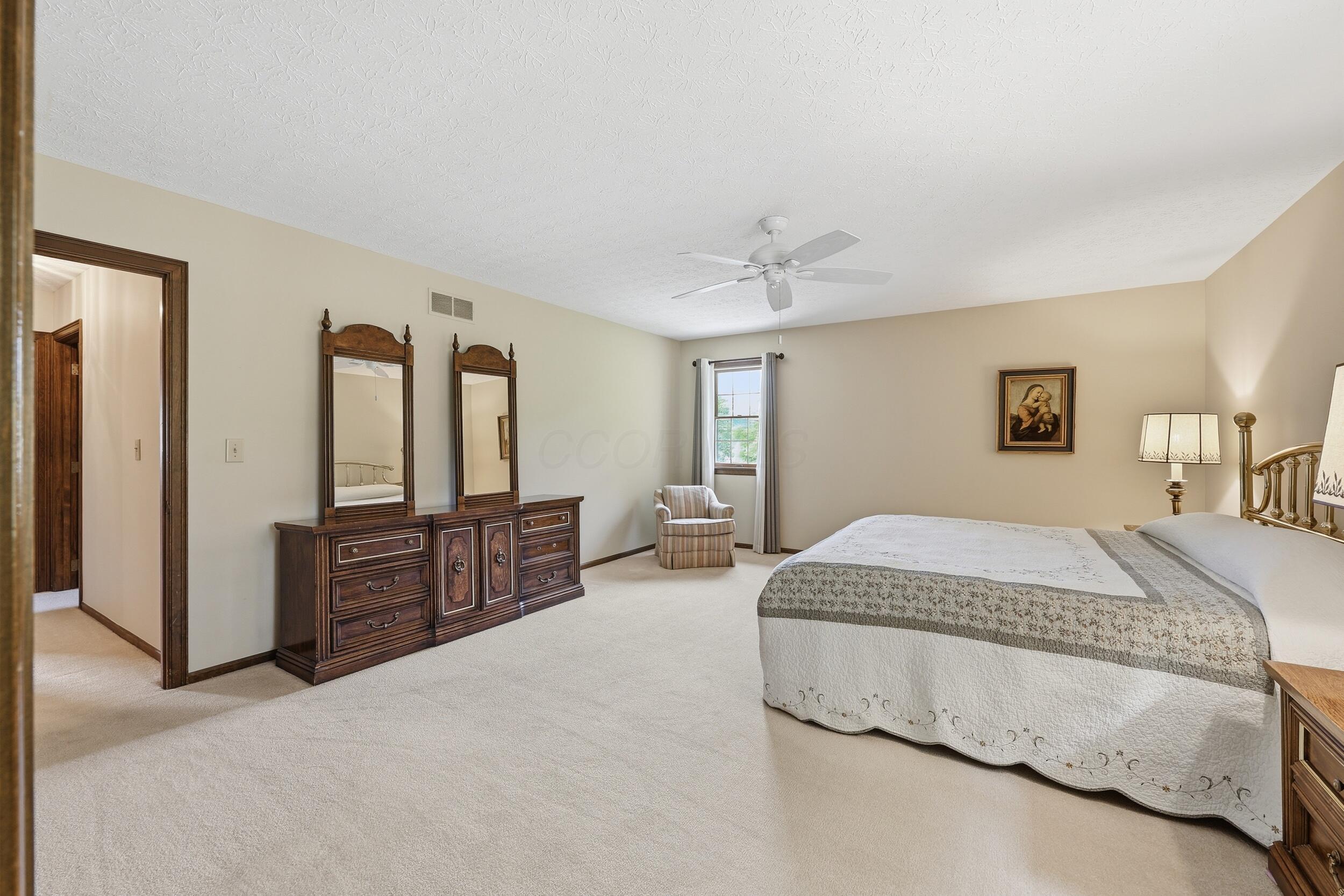98 Walcreek Drive W Property Photo 35