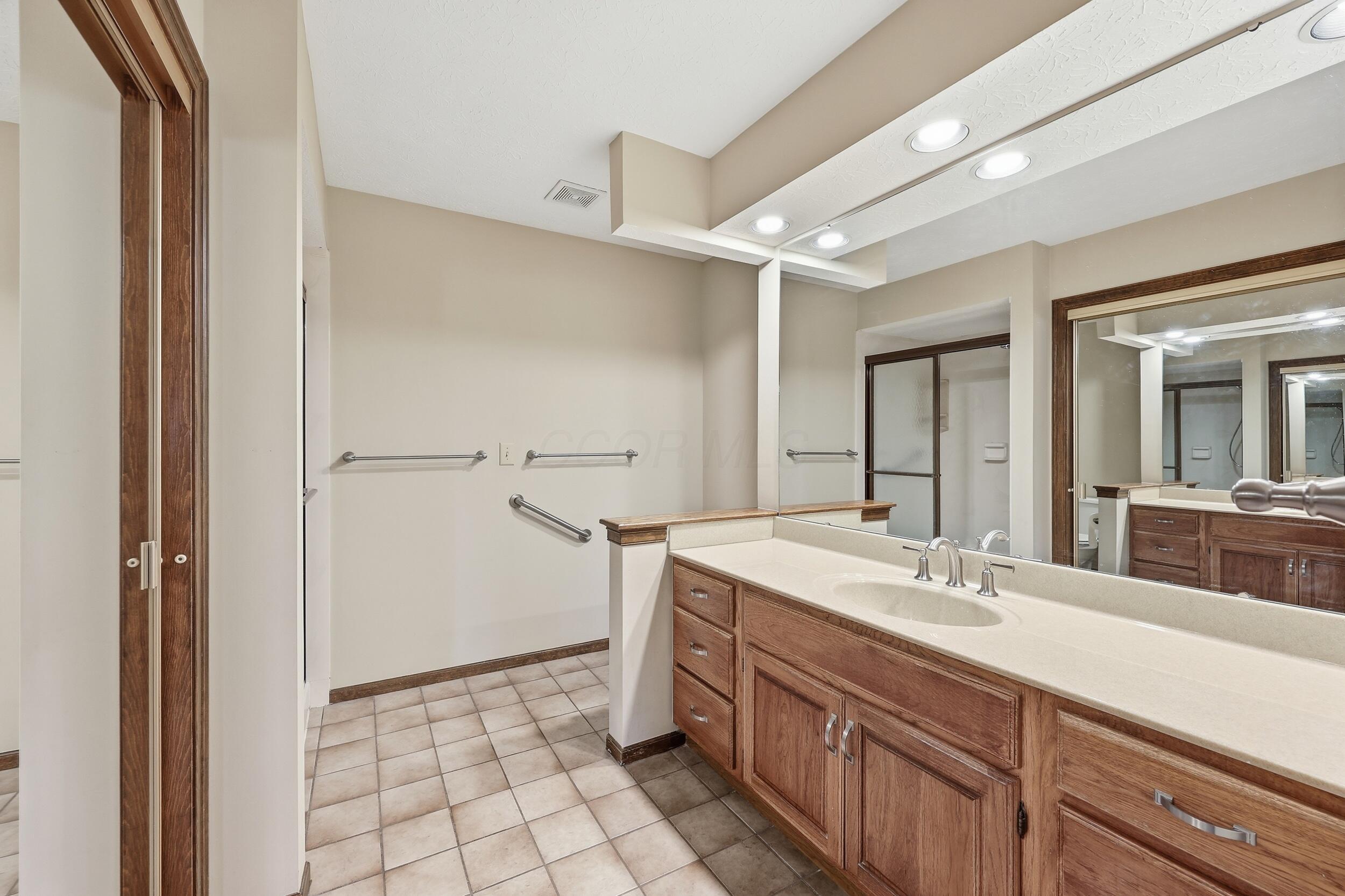 98 Walcreek Drive W Property Photo 37