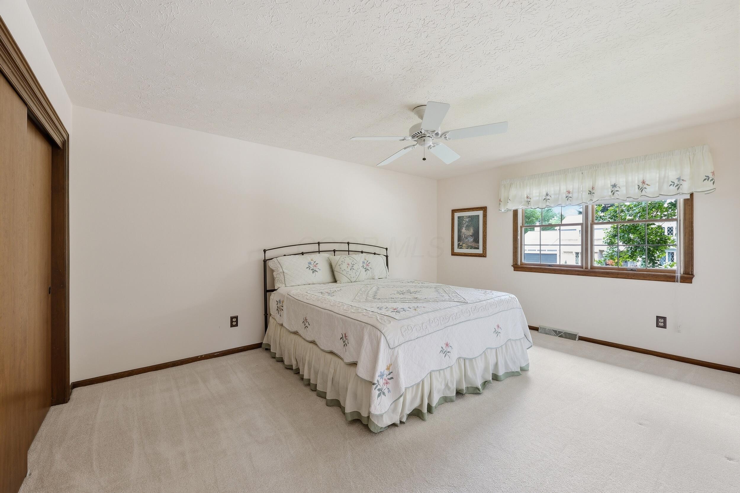 98 Walcreek Drive W Property Photo 38