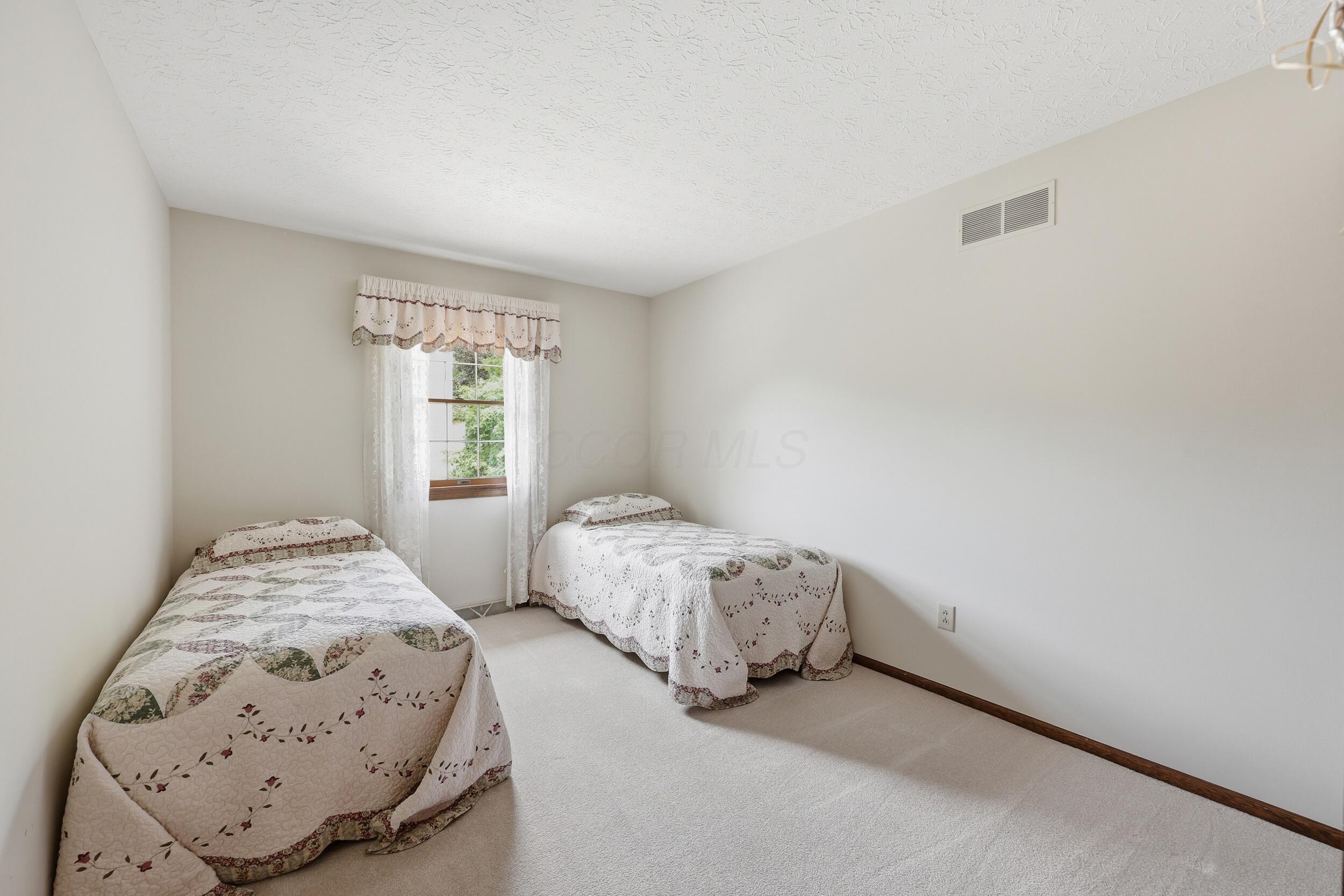 98 Walcreek Drive W Property Photo 41