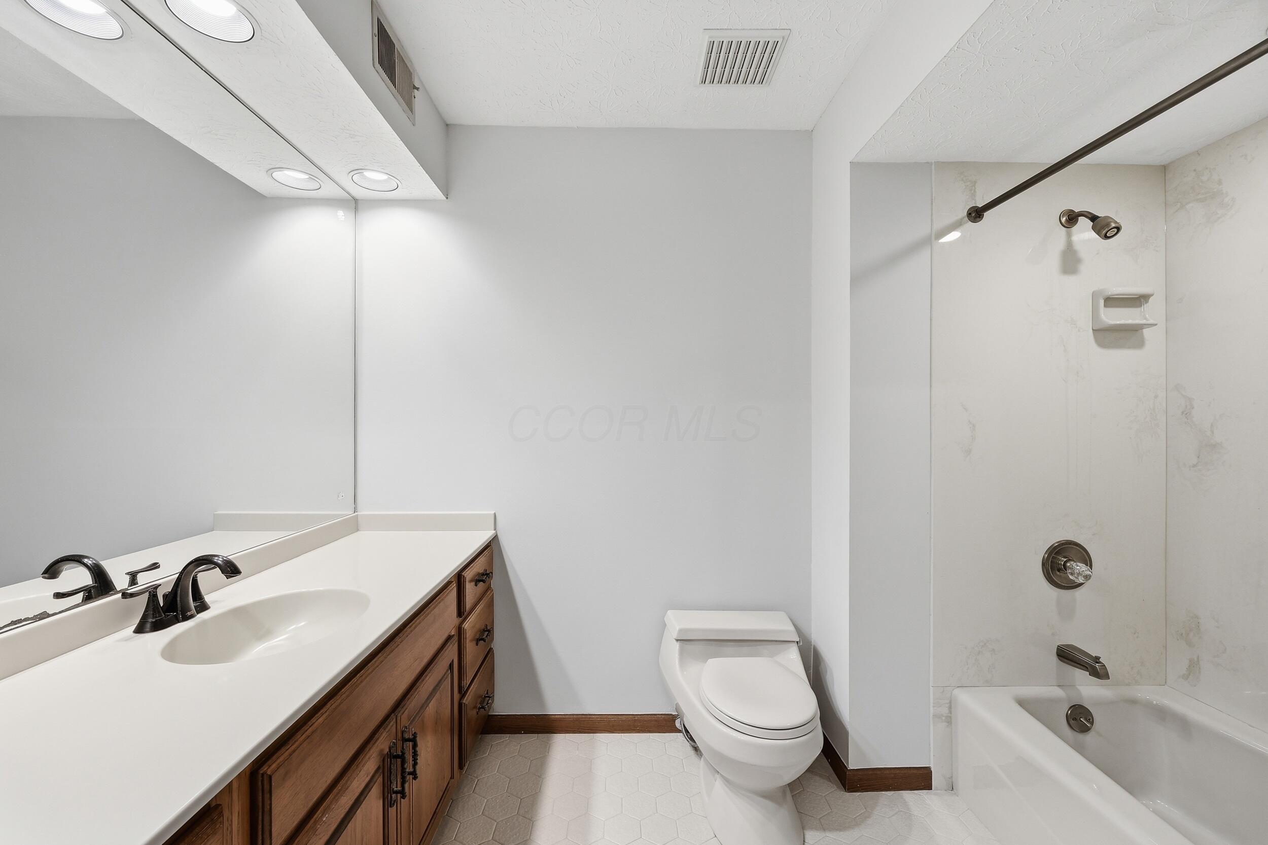 98 Walcreek Drive W Property Photo 42