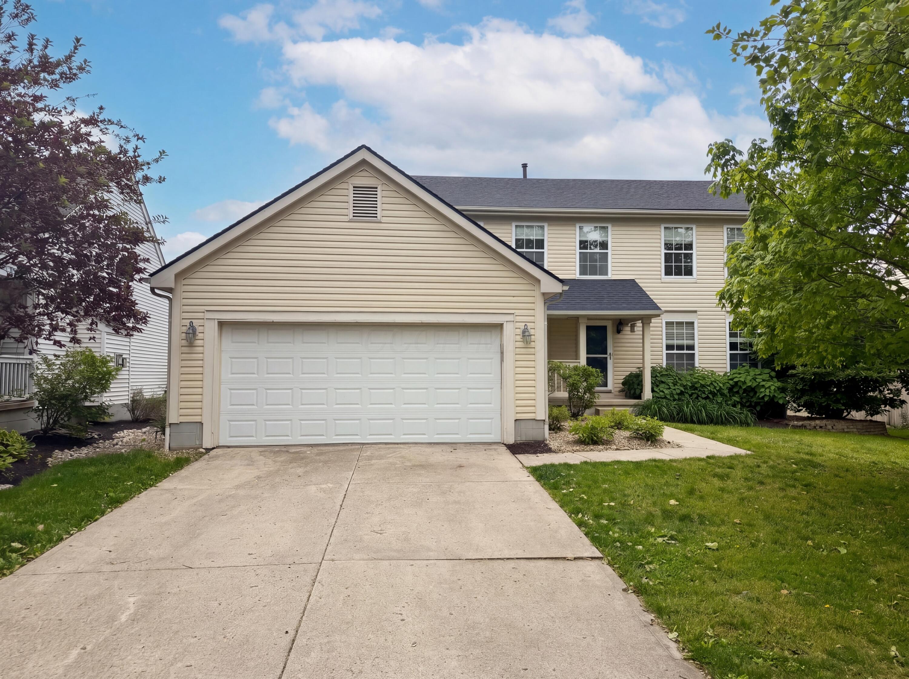 7966 Lazelle Woods Drive Property Photo 1