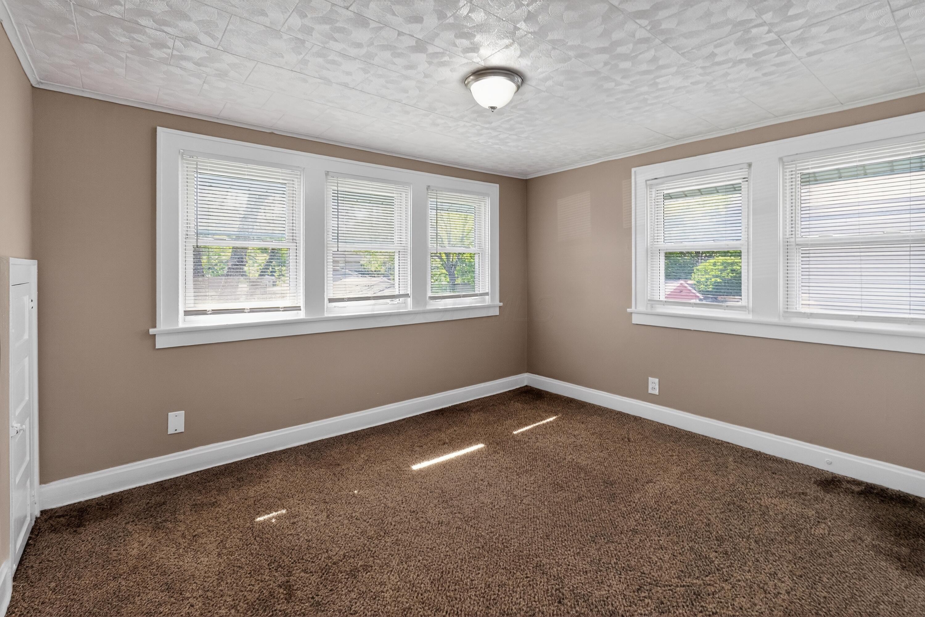 189 N Powell Avenue Property Photo 19