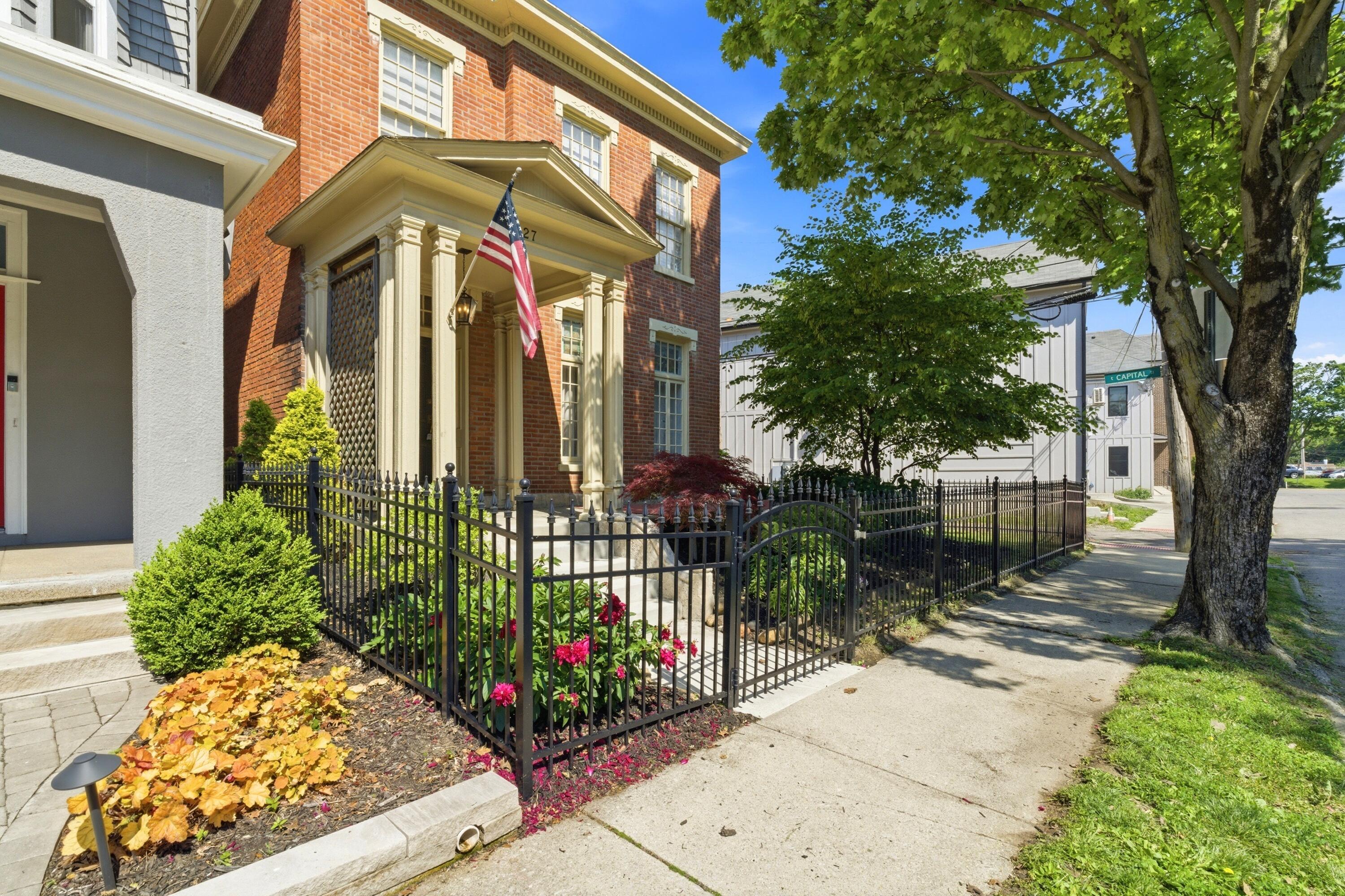 27 Hoffman Avenue Property Photo 2