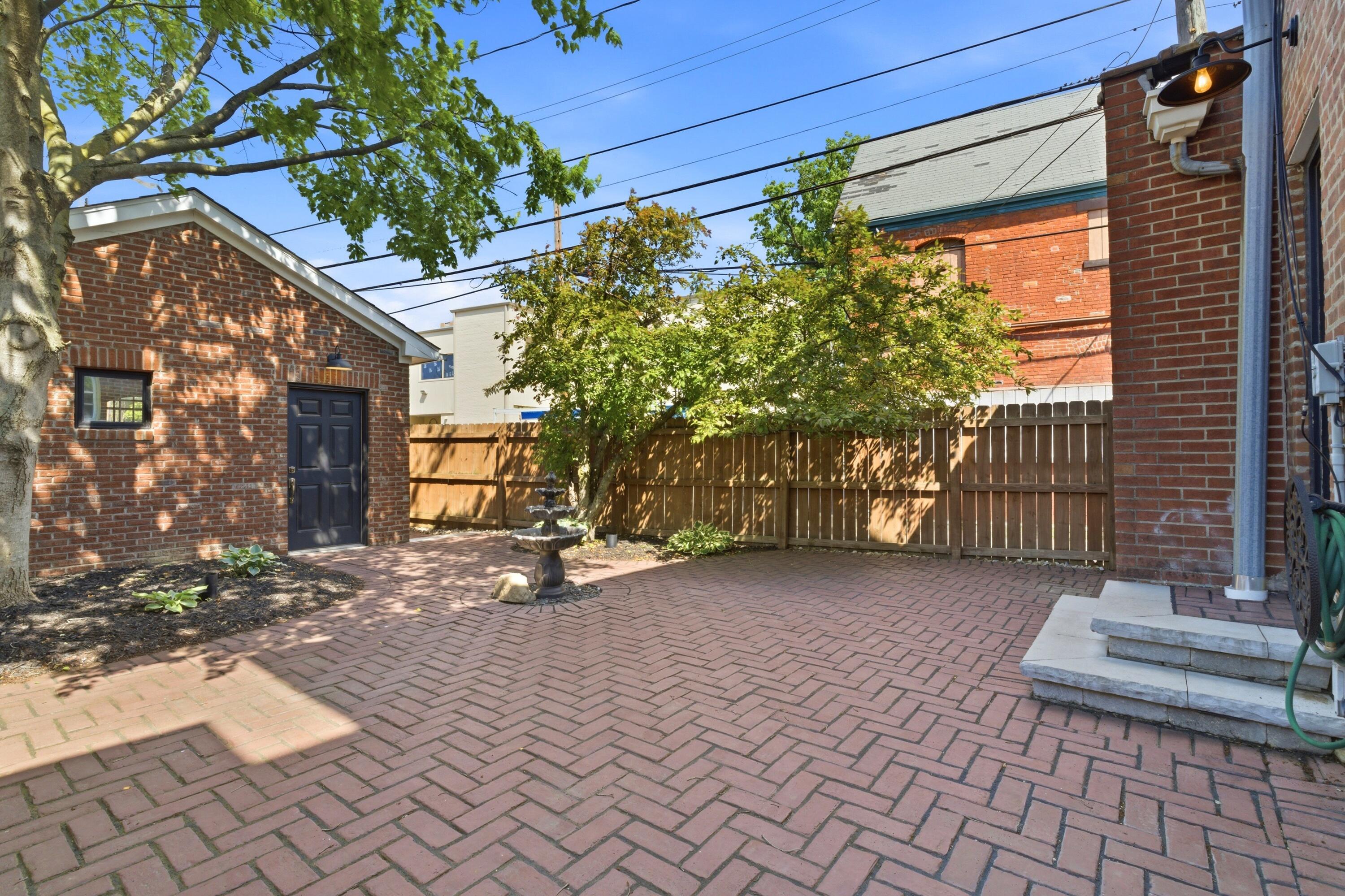27 Hoffman Avenue Property Photo 52