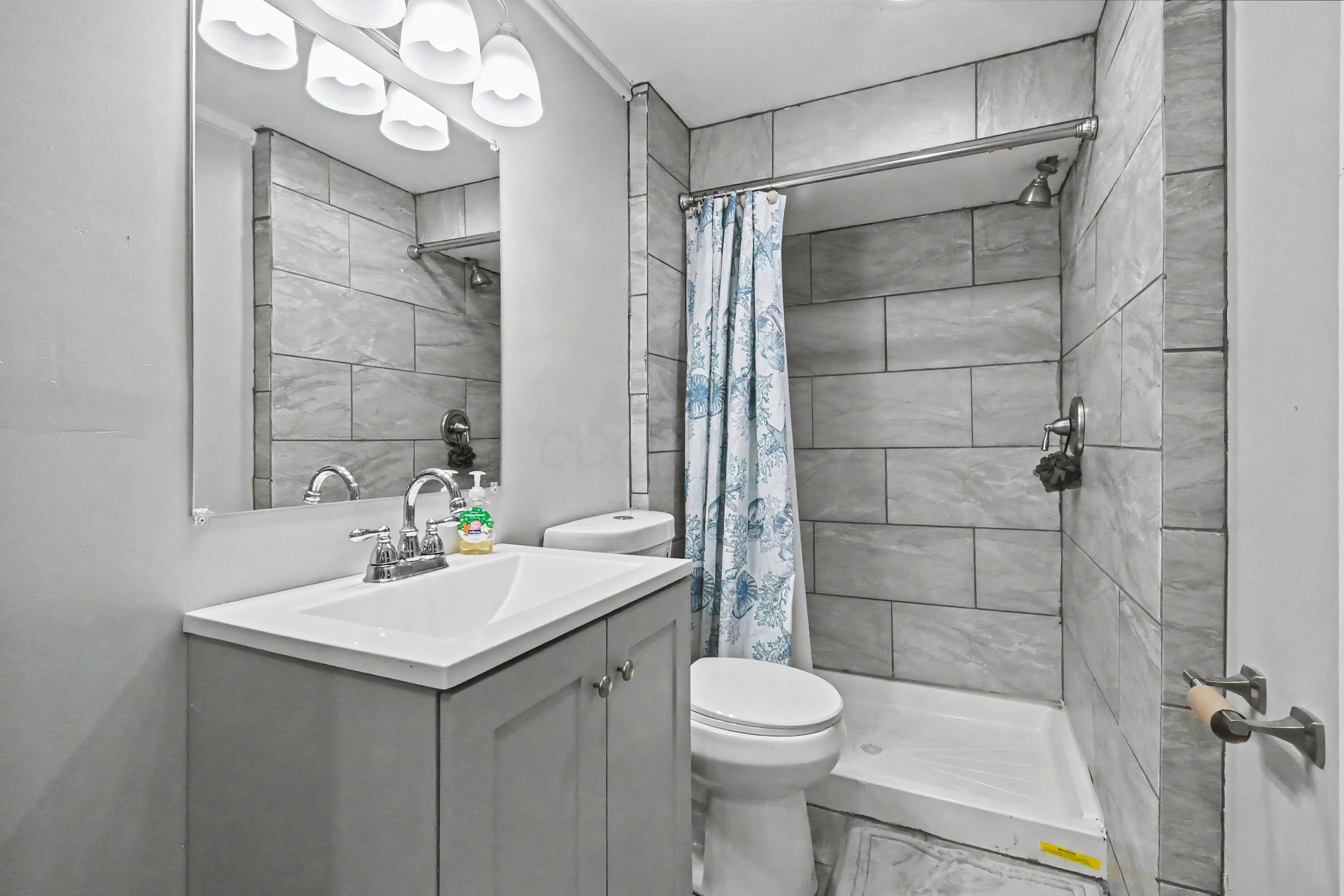 1921 W Cook Road Property Photo 25