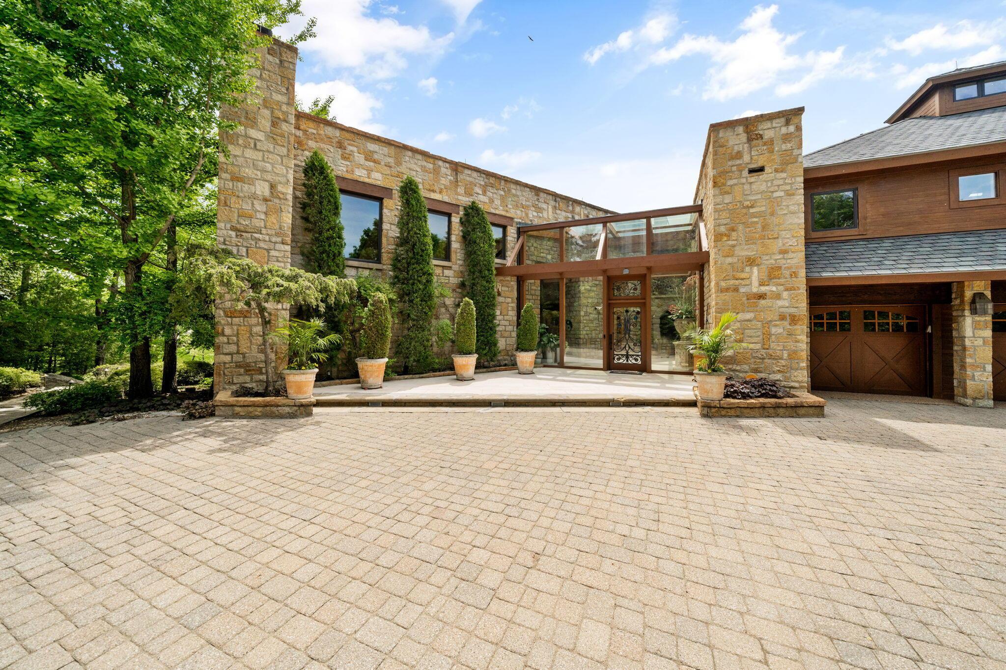 1707 Hyatts Road Property Photo 1