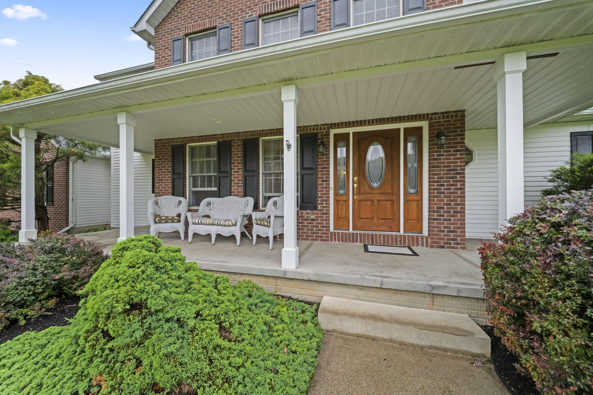 525 Gleneagles Drive Property Photo 3