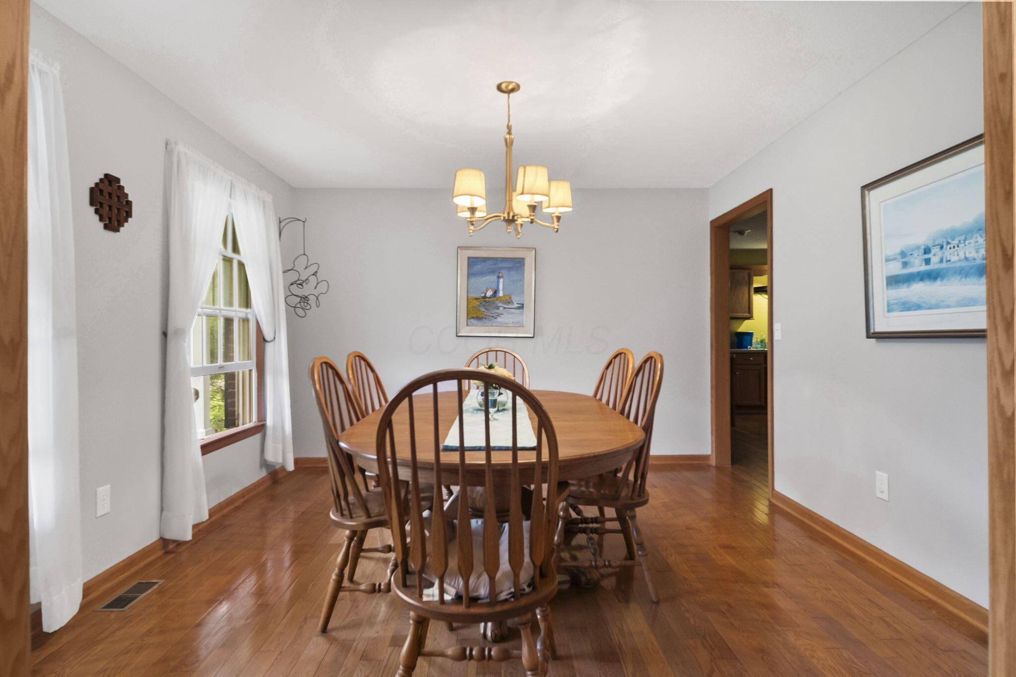 525 Gleneagles Drive Property Photo 8