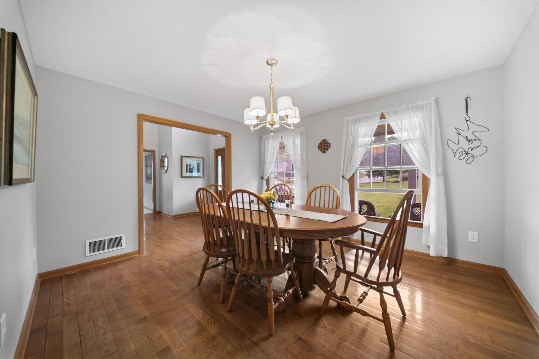 525 Gleneagles Drive Property Photo 10