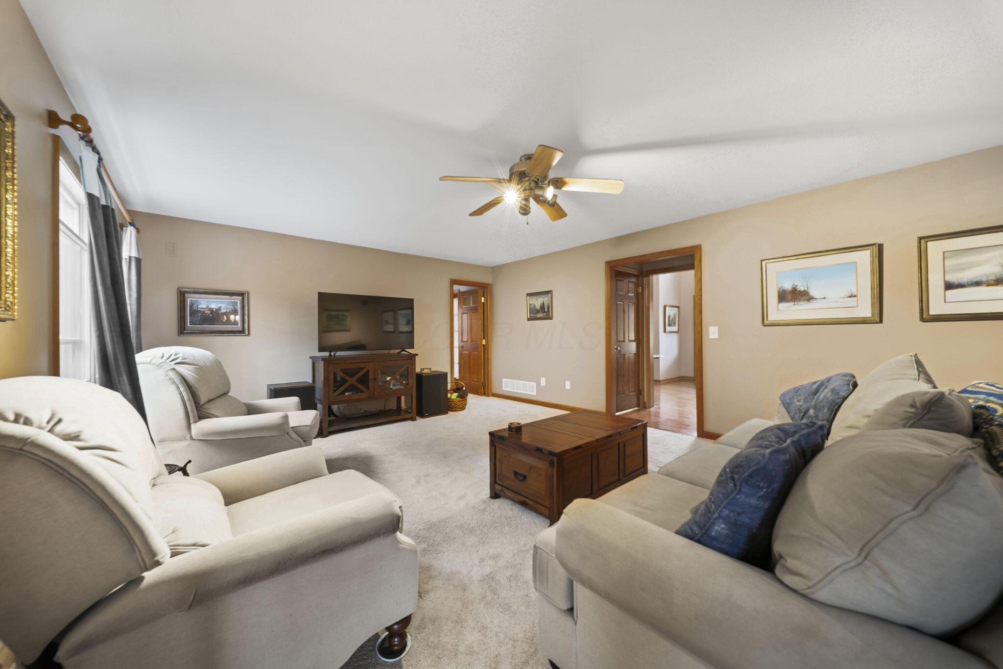525 Gleneagles Drive Property Photo 12