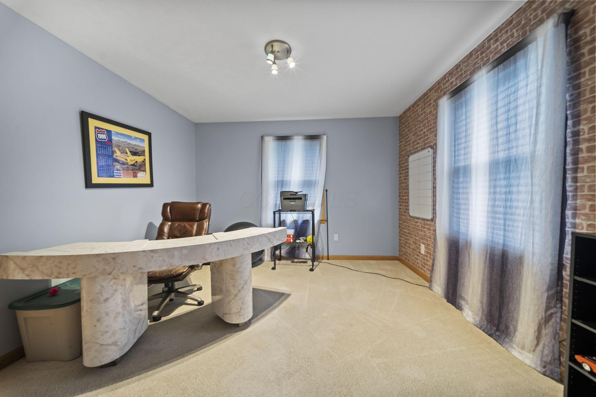 525 Gleneagles Drive Property Photo 16