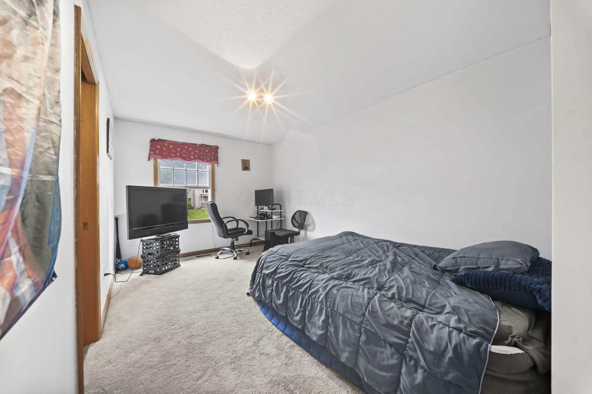 525 Gleneagles Drive Property Photo 34