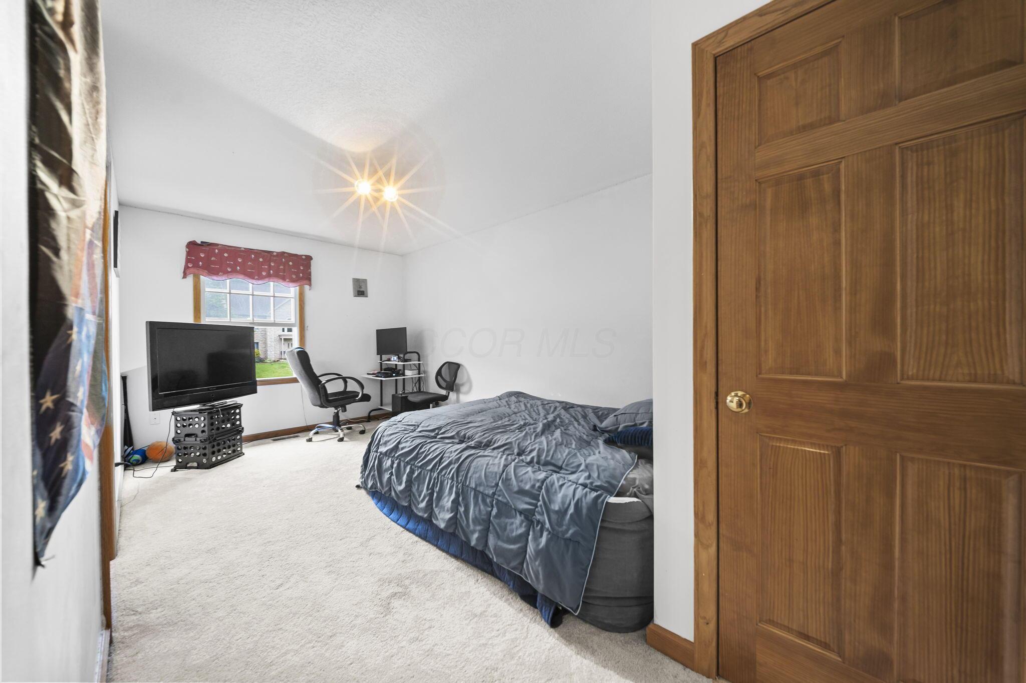 525 Gleneagles Drive Property Photo 35