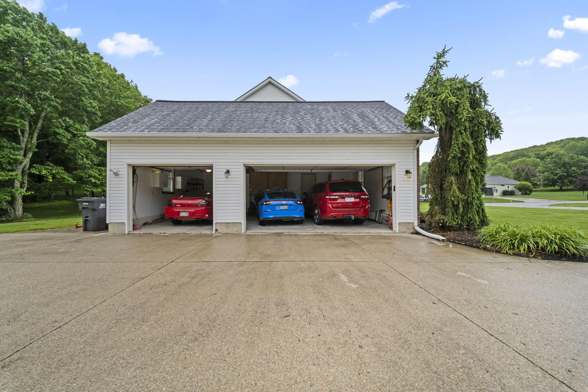 525 Gleneagles Drive Property Photo 43