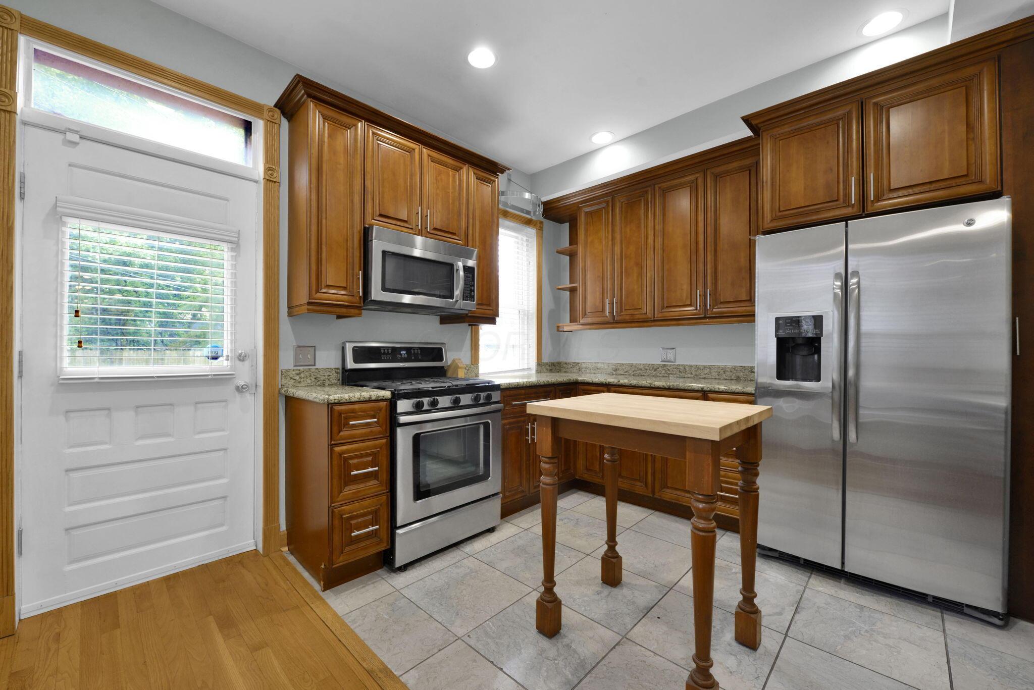 29 E 2nd Avenue Property Photo 8