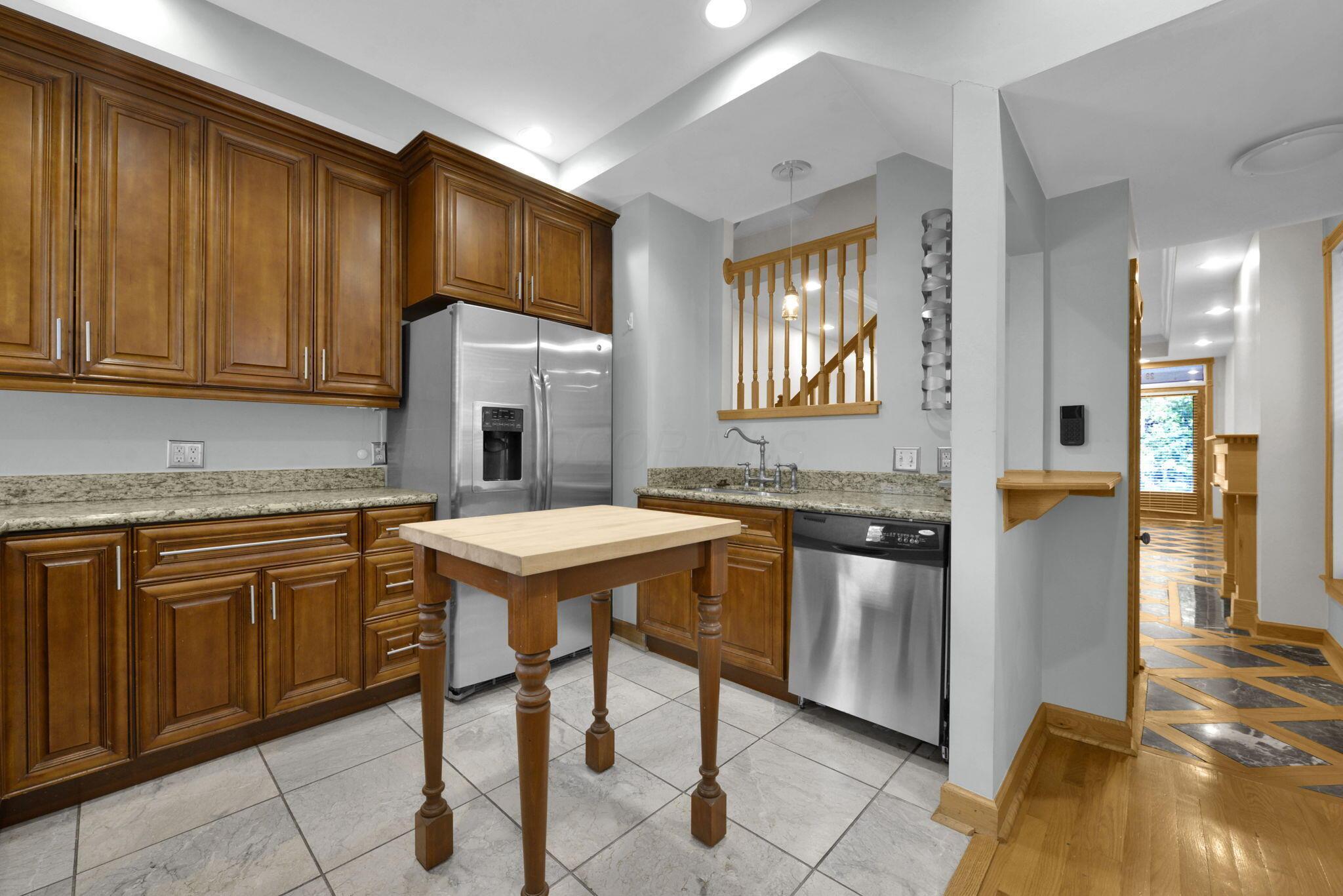 29 E 2nd Avenue Property Photo 9