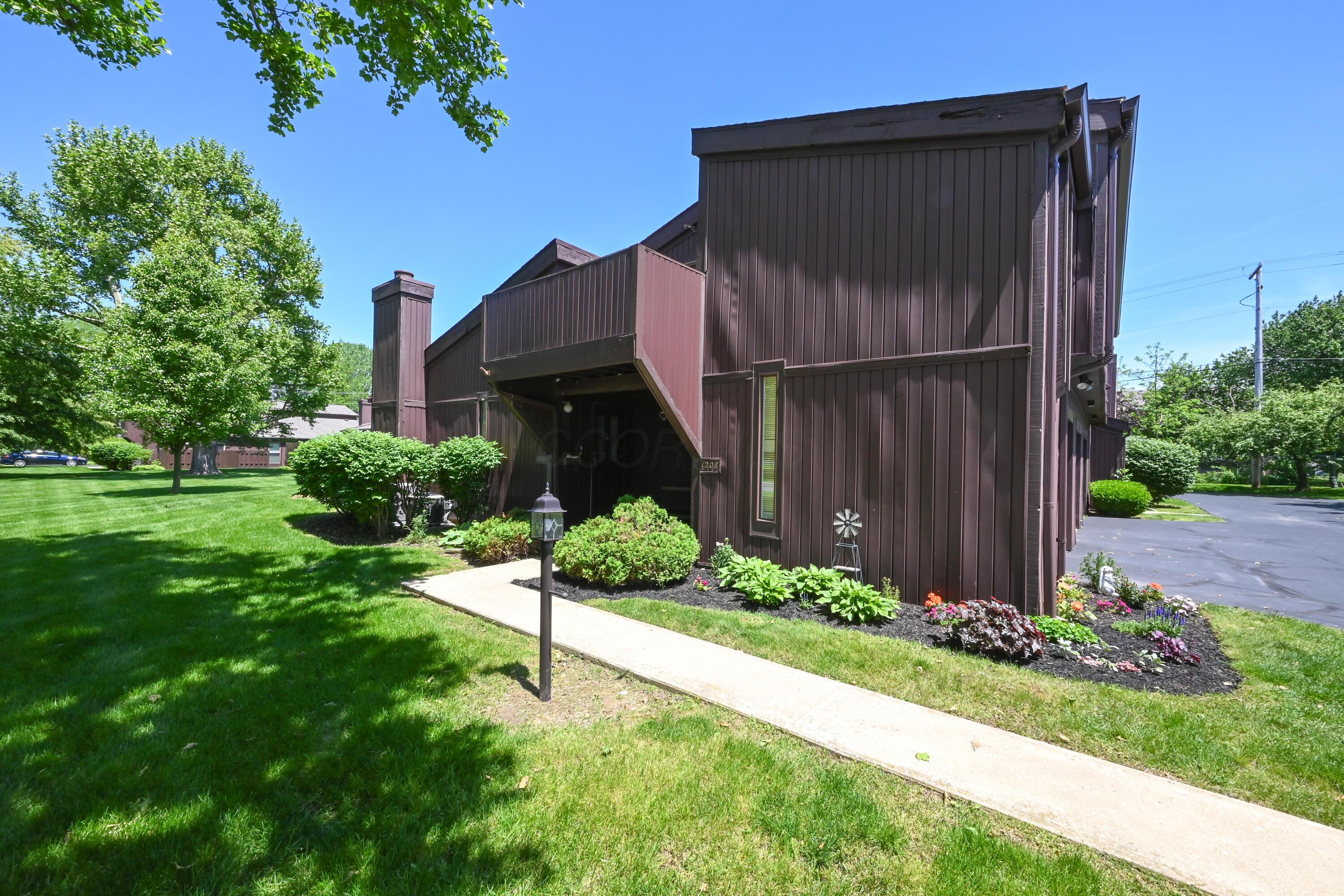 1208 Crescent Heights Road Property Photo 40