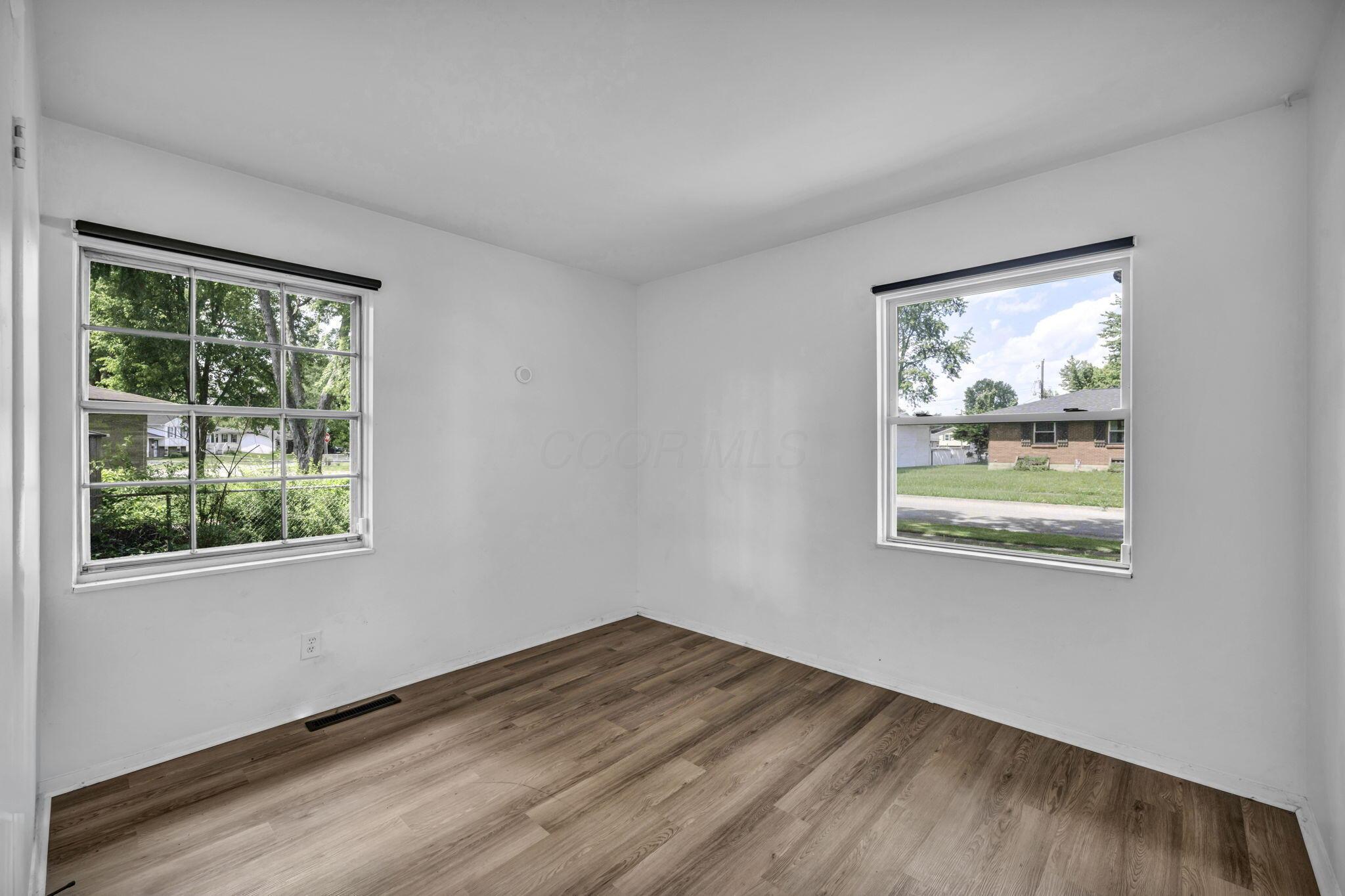 3252 Burdett Court Property Photo 24