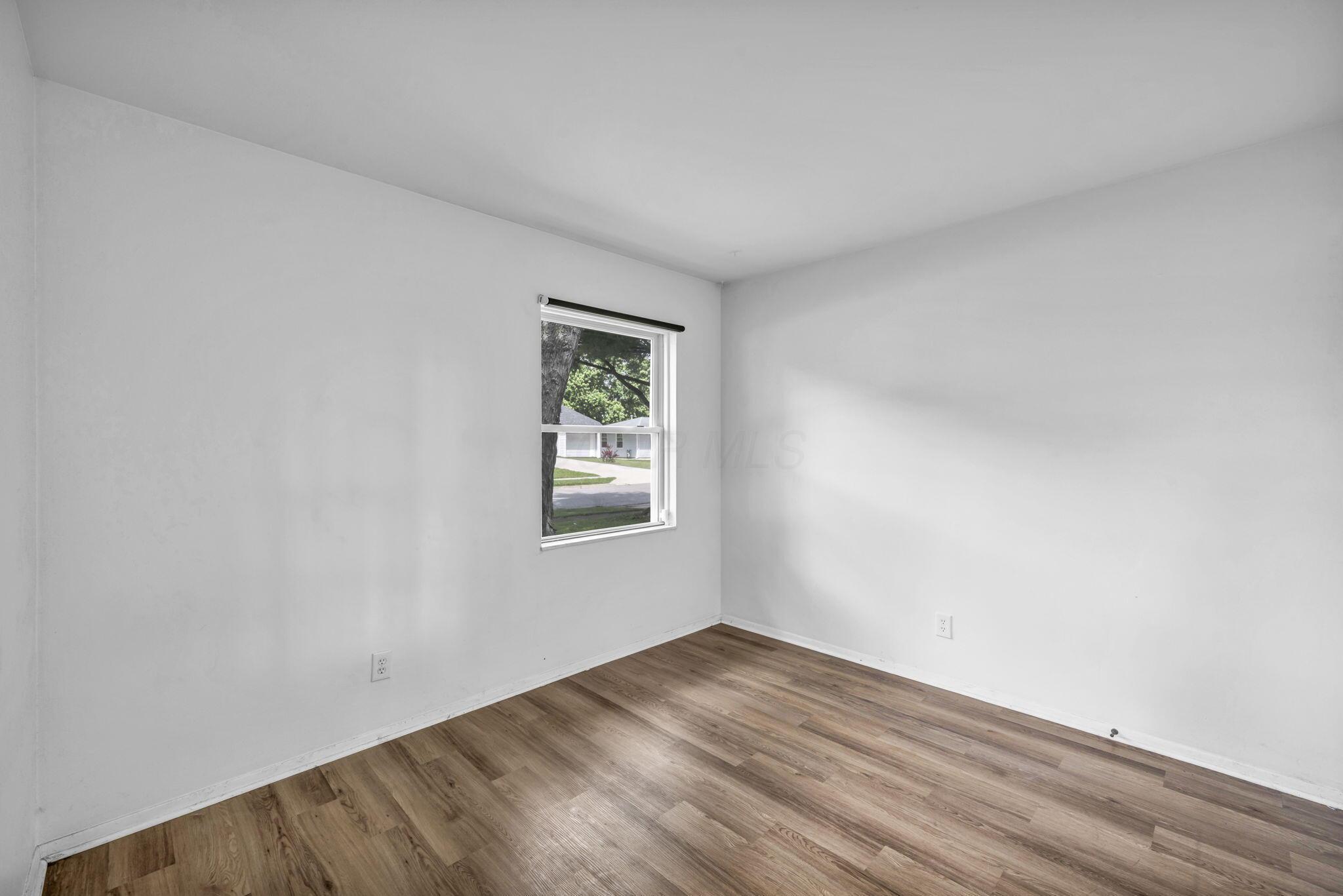 3252 Burdett Court Property Photo 25
