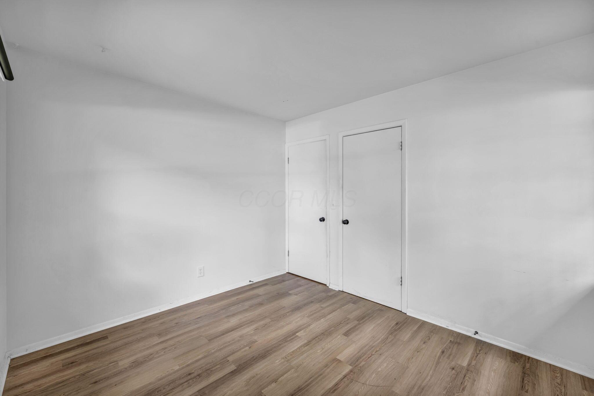 3252 Burdett Court Property Photo 26