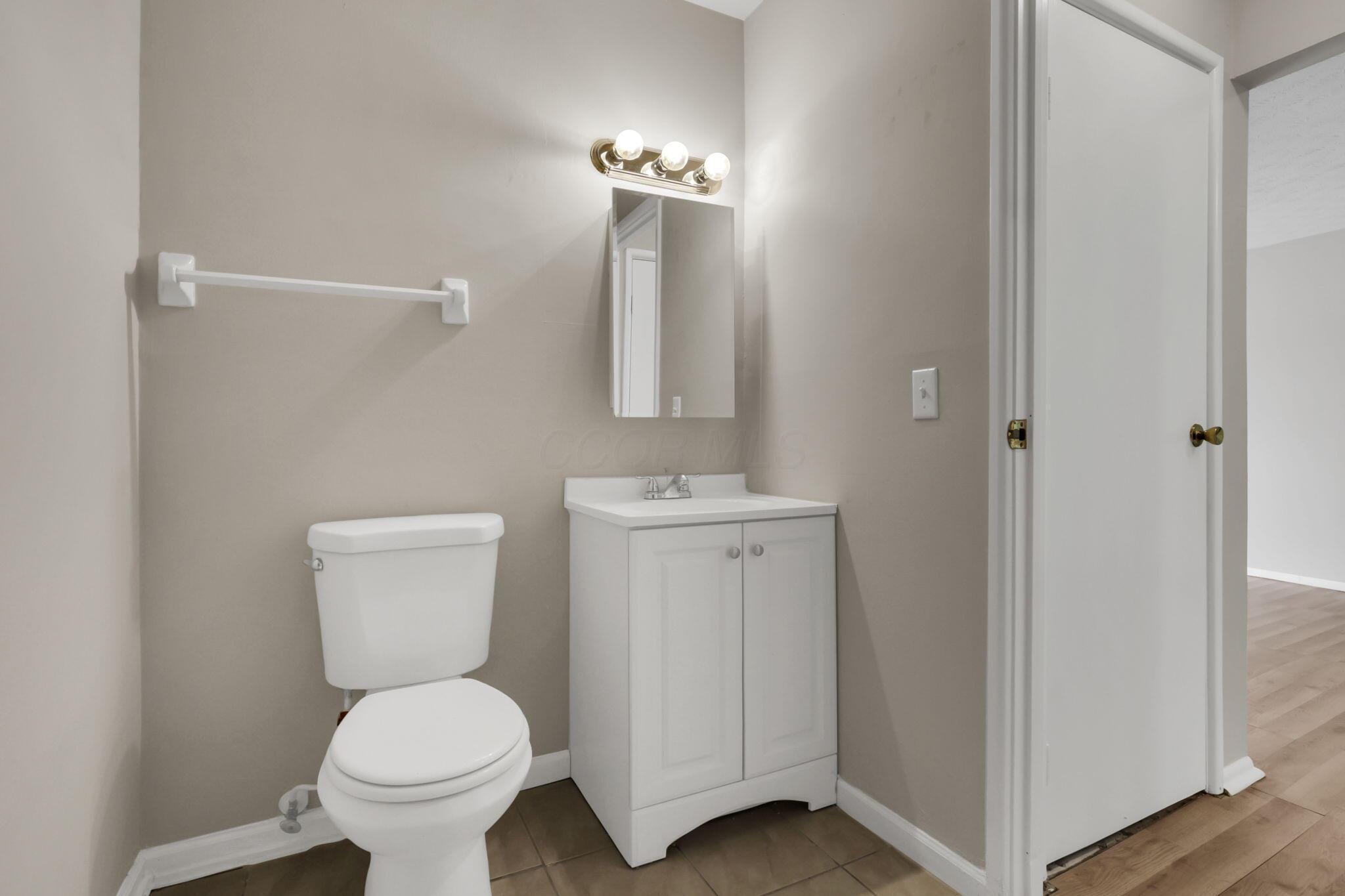 5862 Hallridge Circle Property Photo 11
