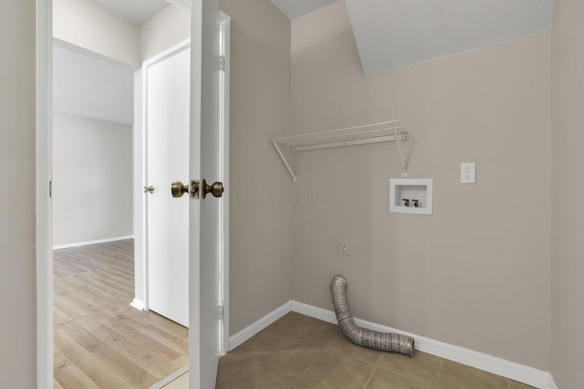 5862 Hallridge Circle Property Photo 12